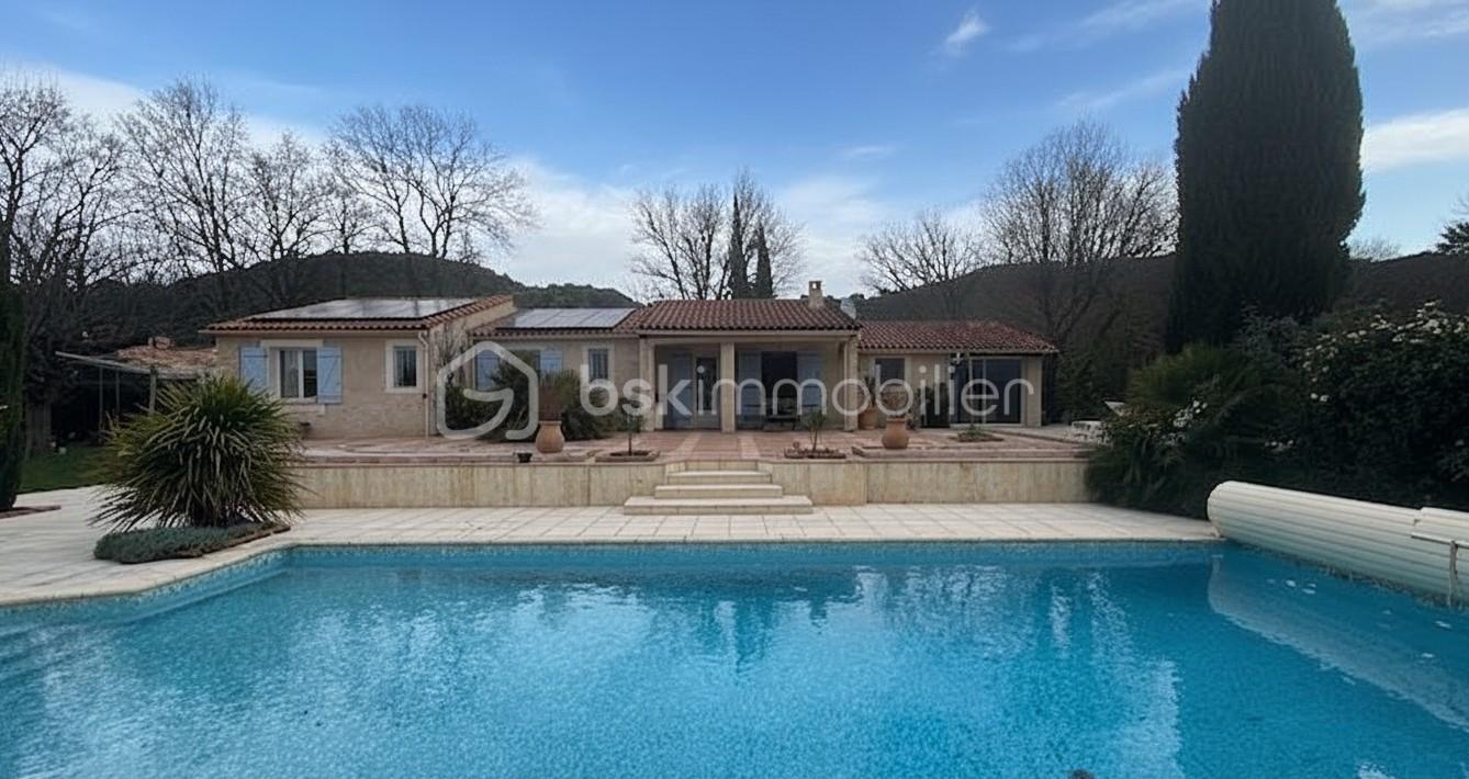 vue du sud avec piscine.jpg