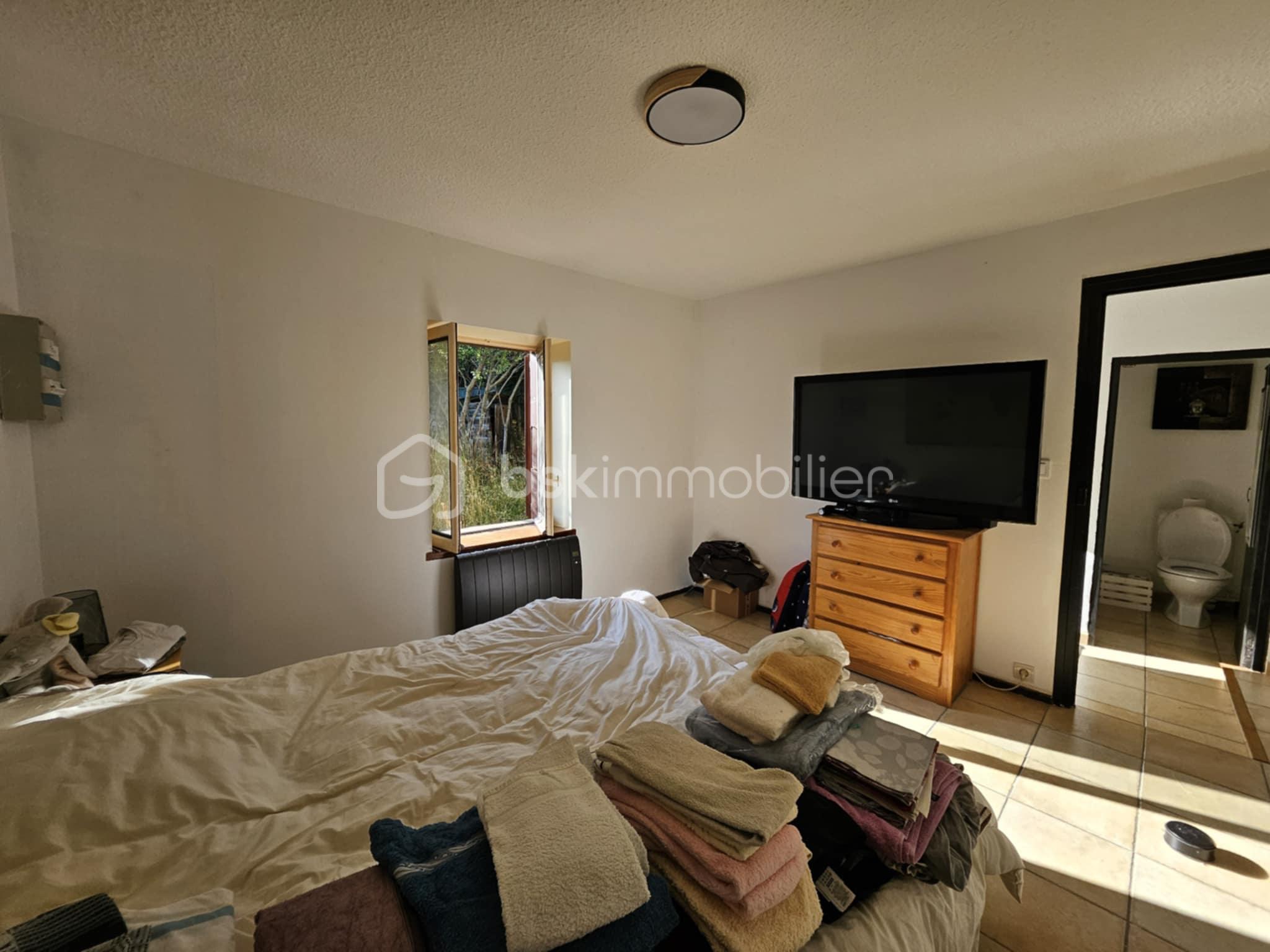 Appartement de 60 m² - Messenger_creation_C17CCD94-AB48-4E91-A7A6-A6821324DA22.jpeg