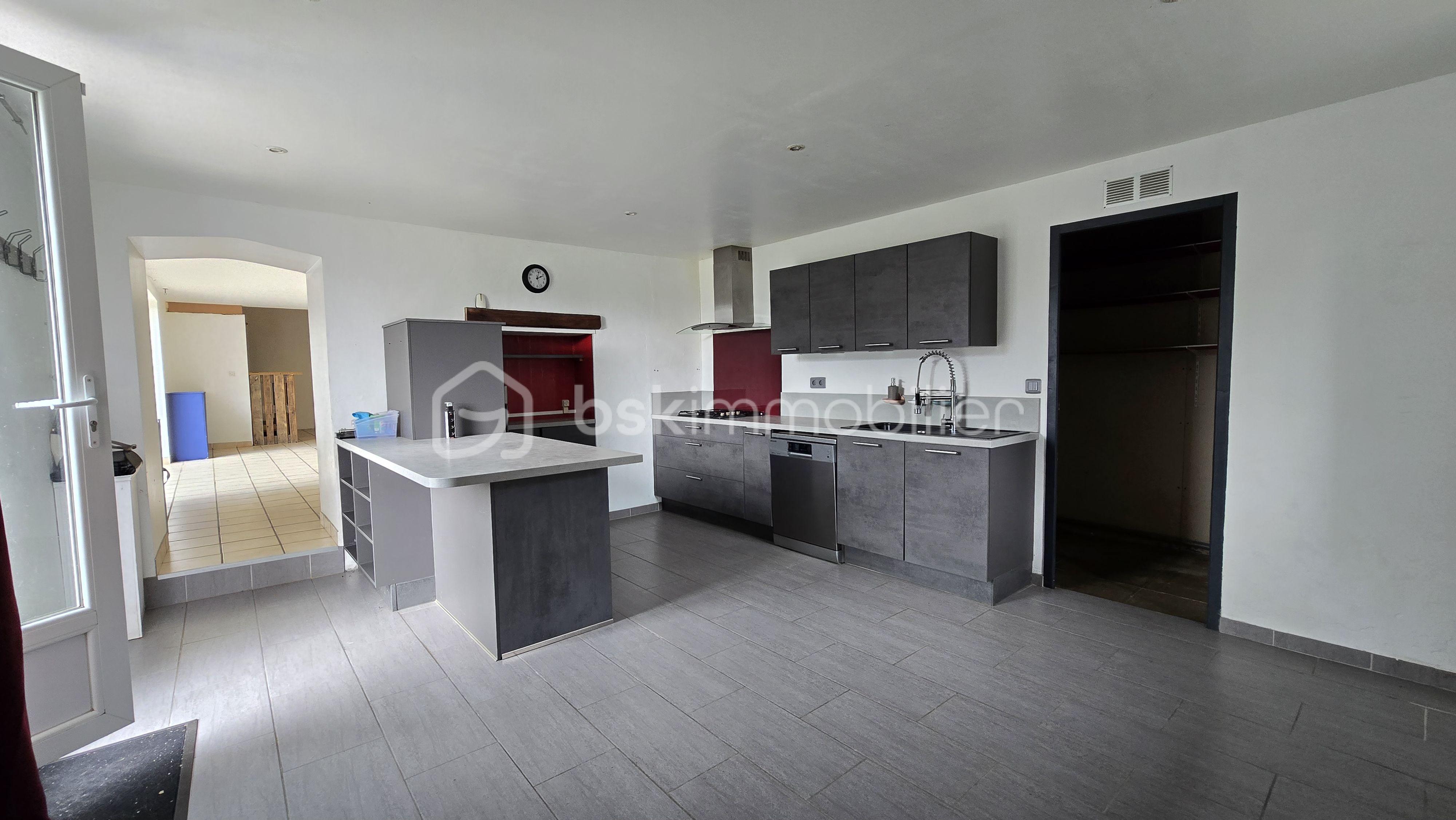 Maison de 179 m² - 1764183772699.jpg