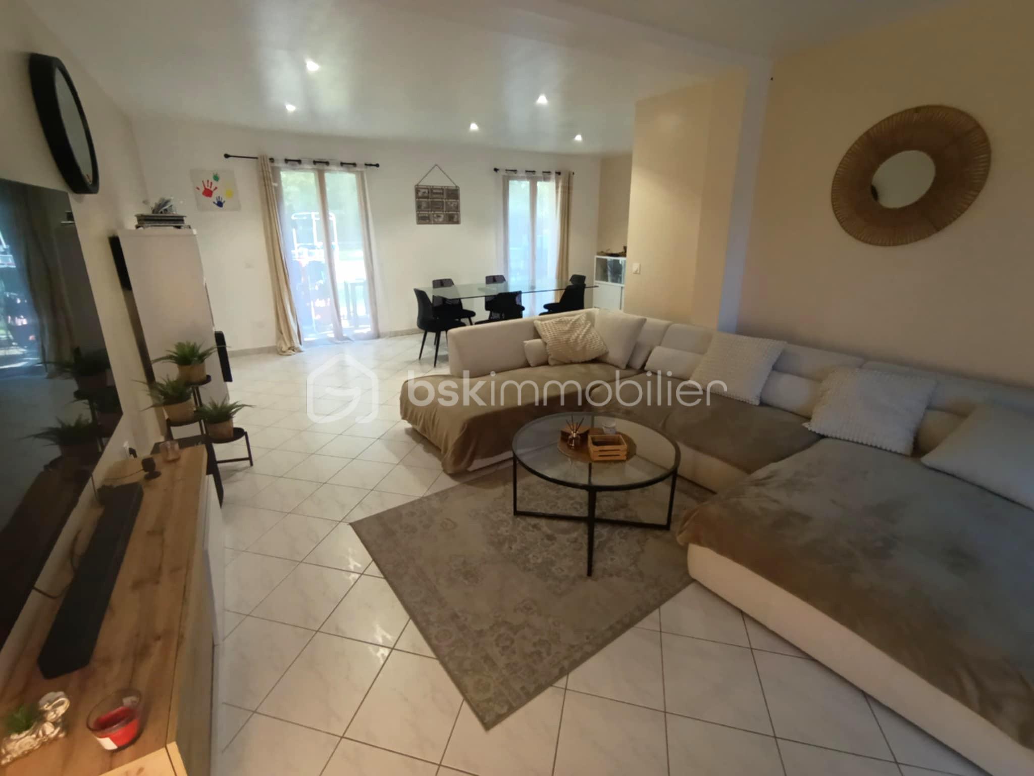 Maison de ville de 153 m² - SALONBIS.jpg