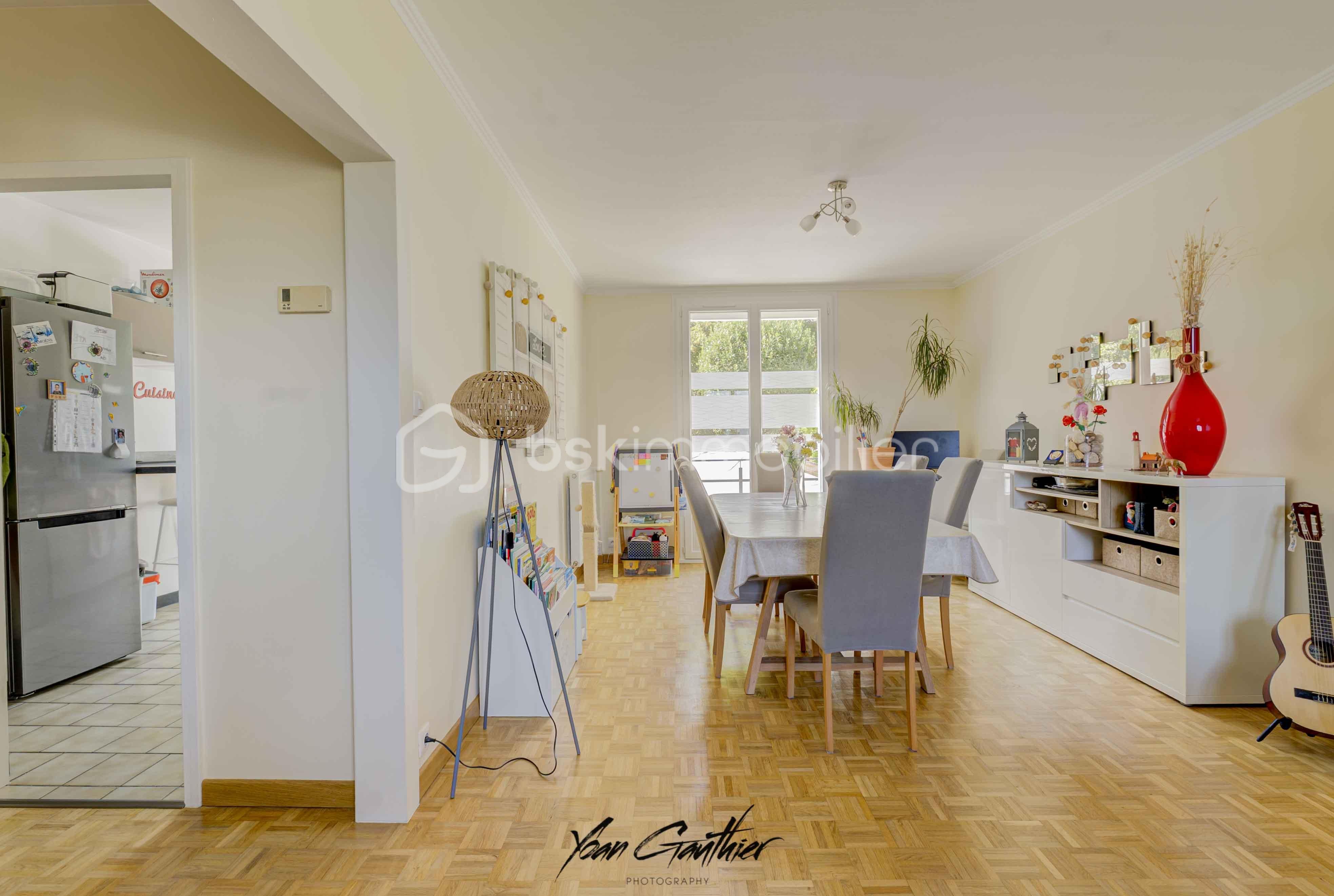 YG100872_3_4_5_Intérieur 2.jpg