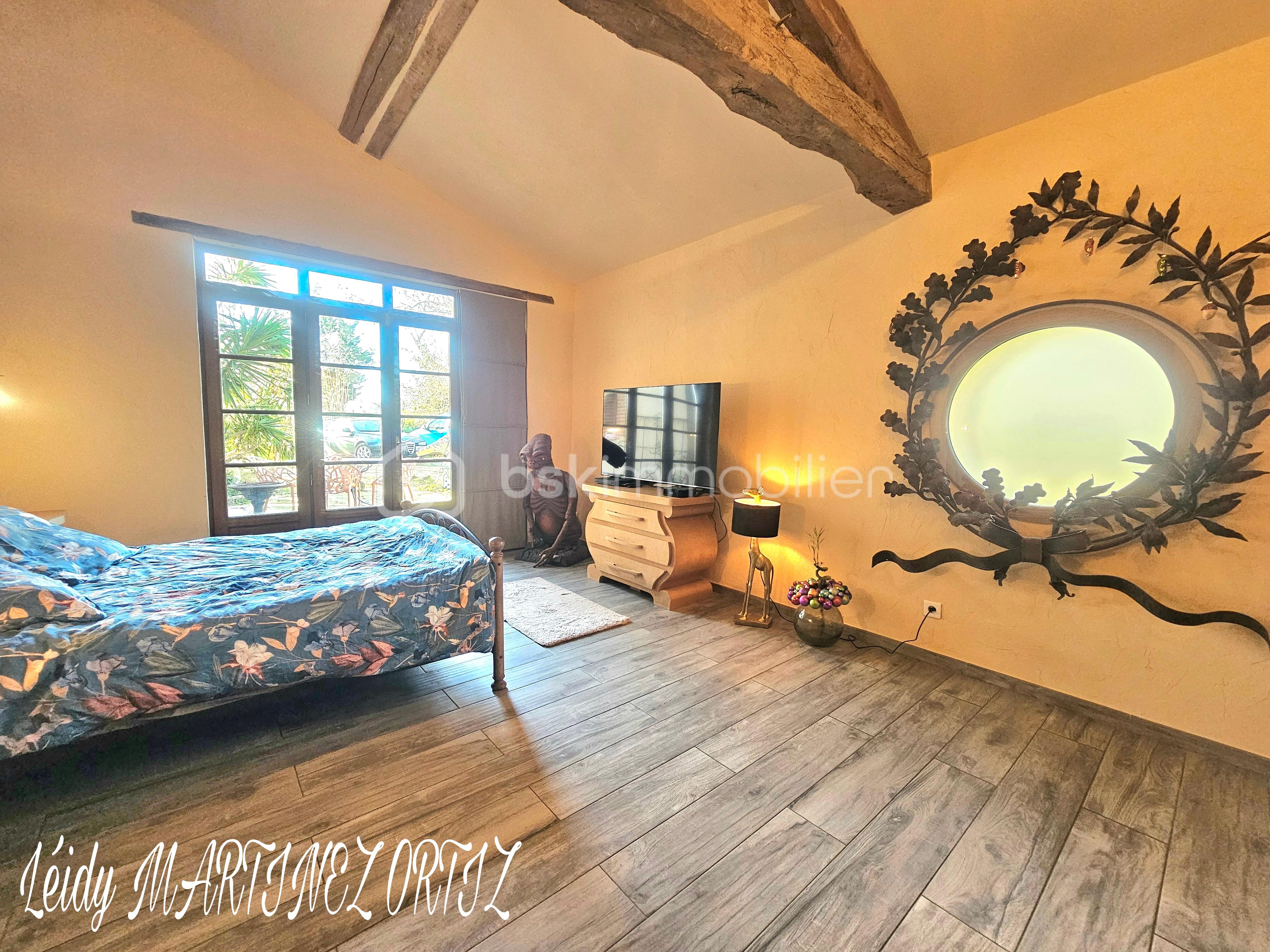 Maison de 215 m² - 17854.jpg