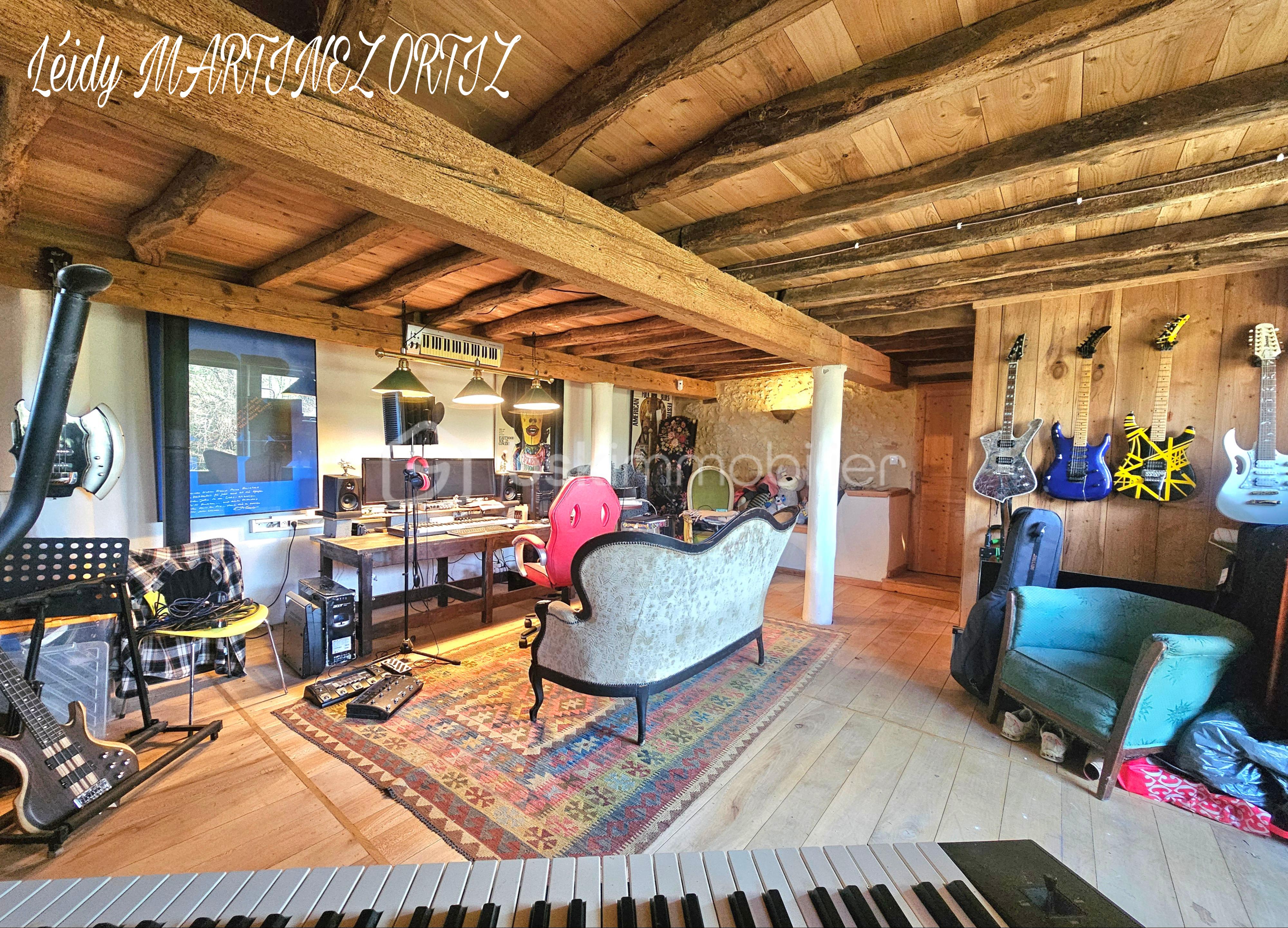 Maison de 215 m² - 17848.png