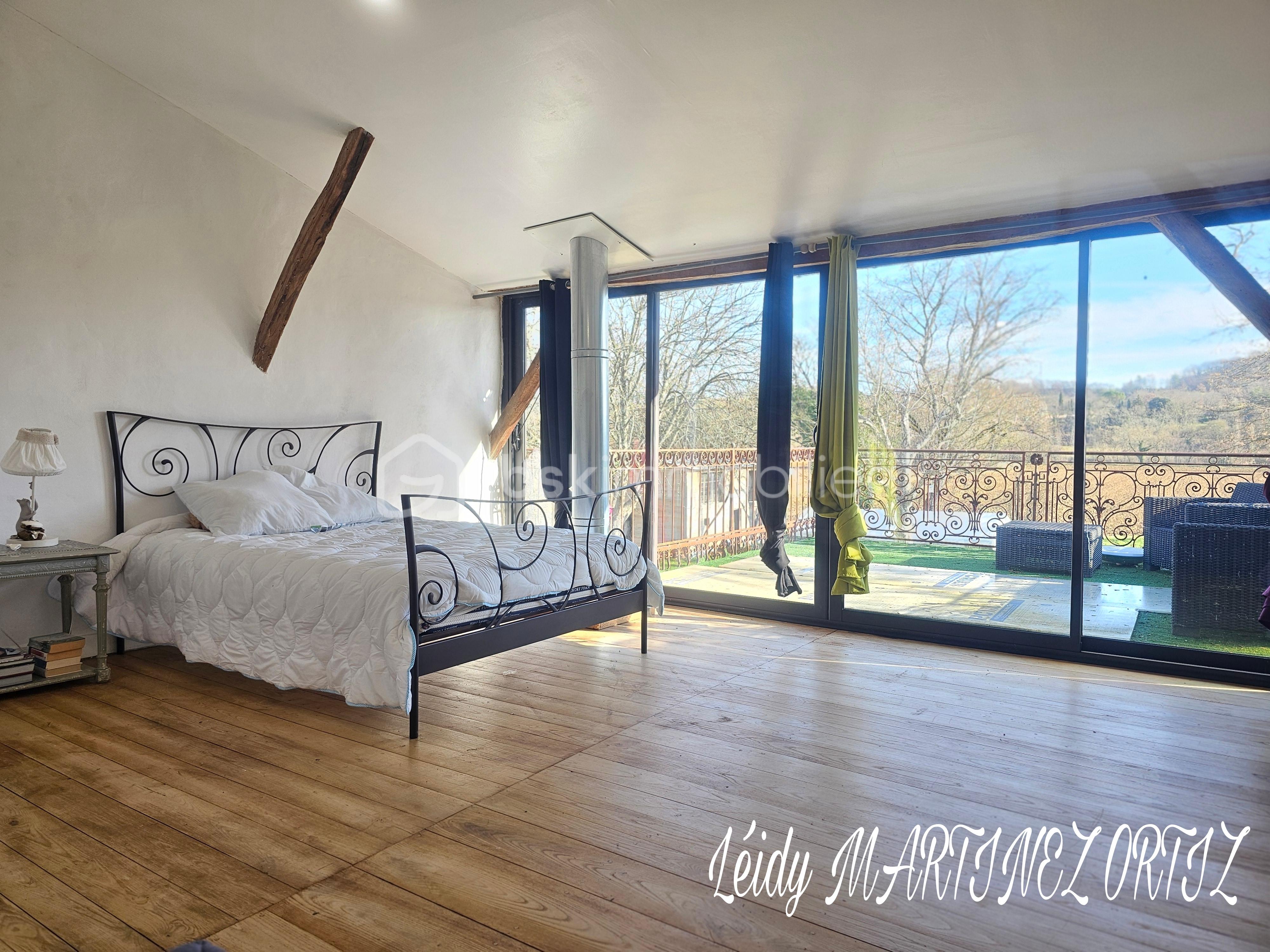 Maison de 215 m² - 17835.jpg