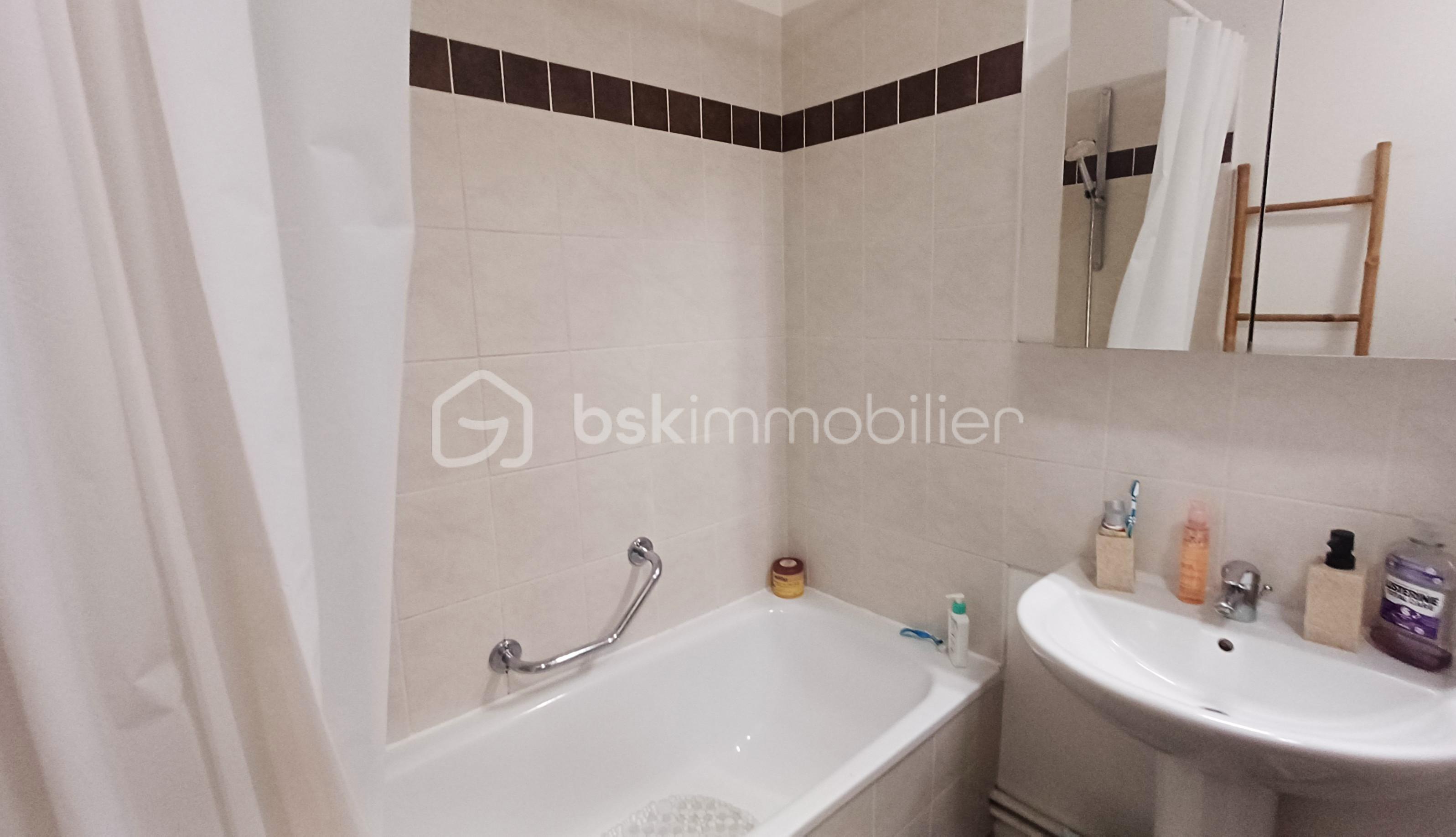 Appartement de 32,80 m² - SALLE DE BAINS.jpg