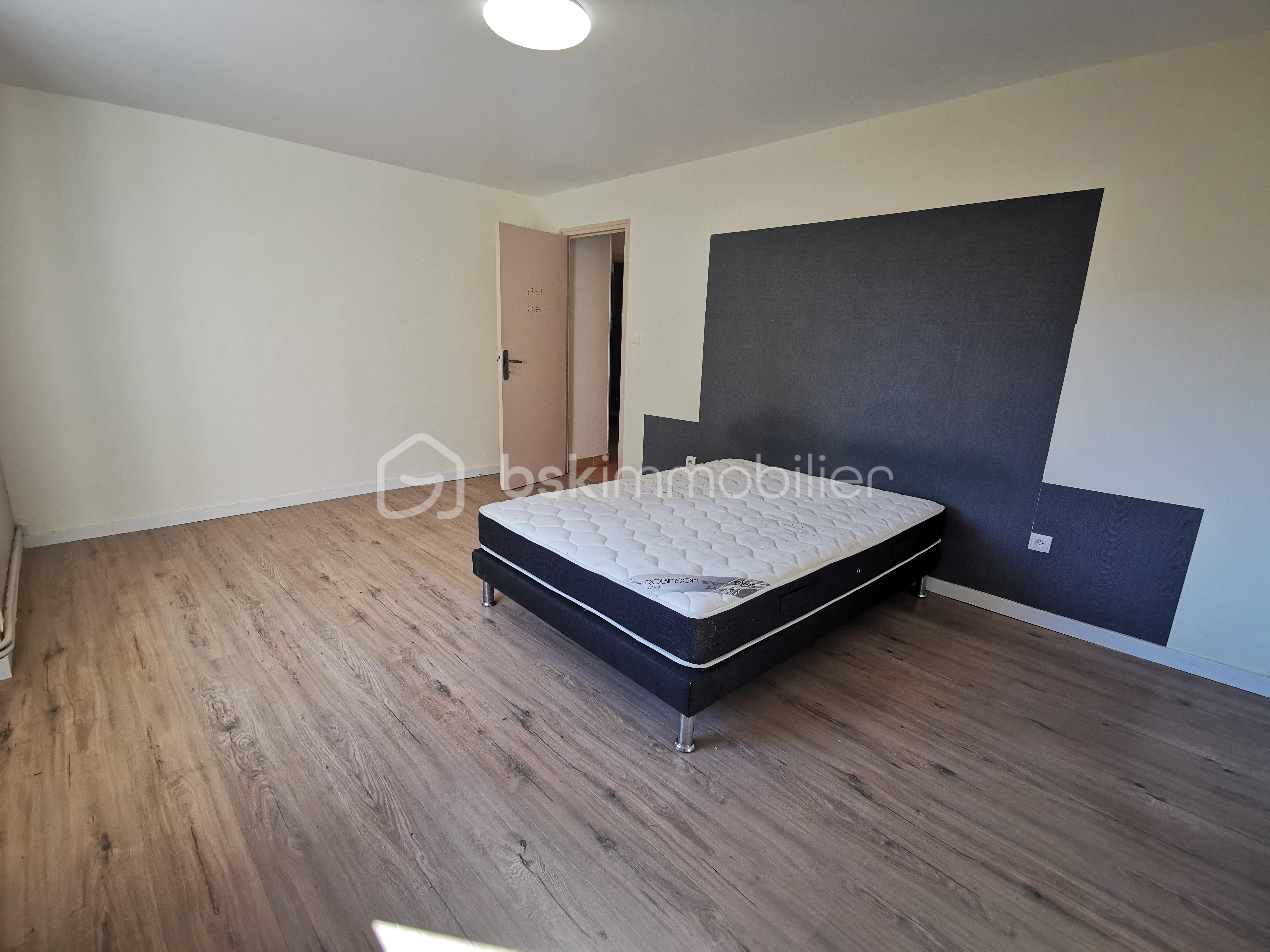 Maison de ville de 124 m² - MAISON DE VILLAGE PIERRE CHATEL (32) - Copie.jpg