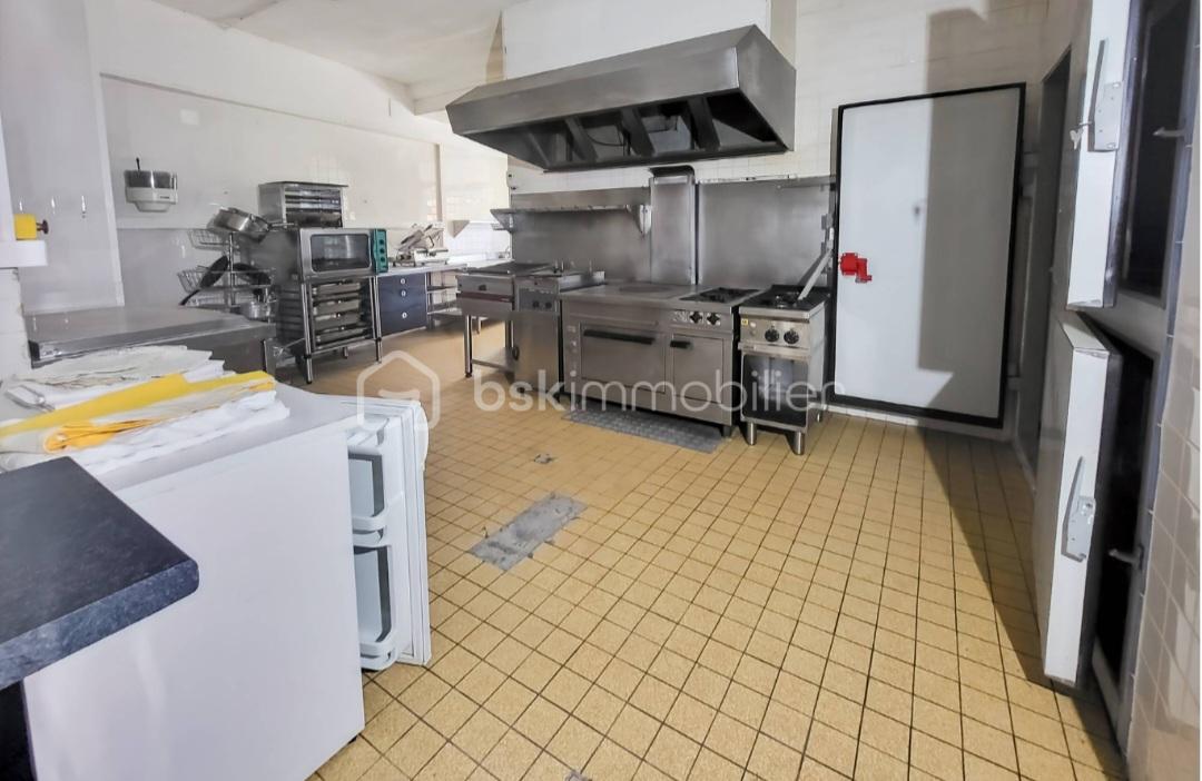 Local commercial de 179 m² - Screenshot_20250615_164754_ProperShot.jpg