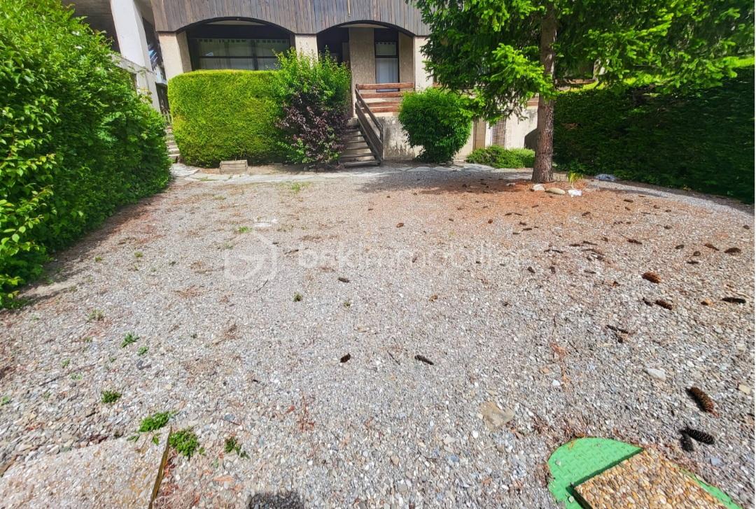 Local commercial de 179 m² - Screenshot_20250615_164801_ProperShot.jpg