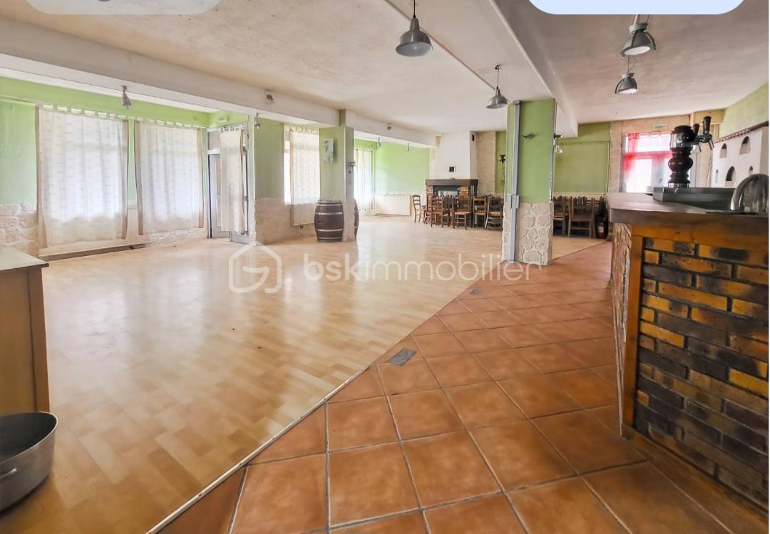 Local commercial de 179 m² - Screenshot_20250615_164648_ProperShot.jpg