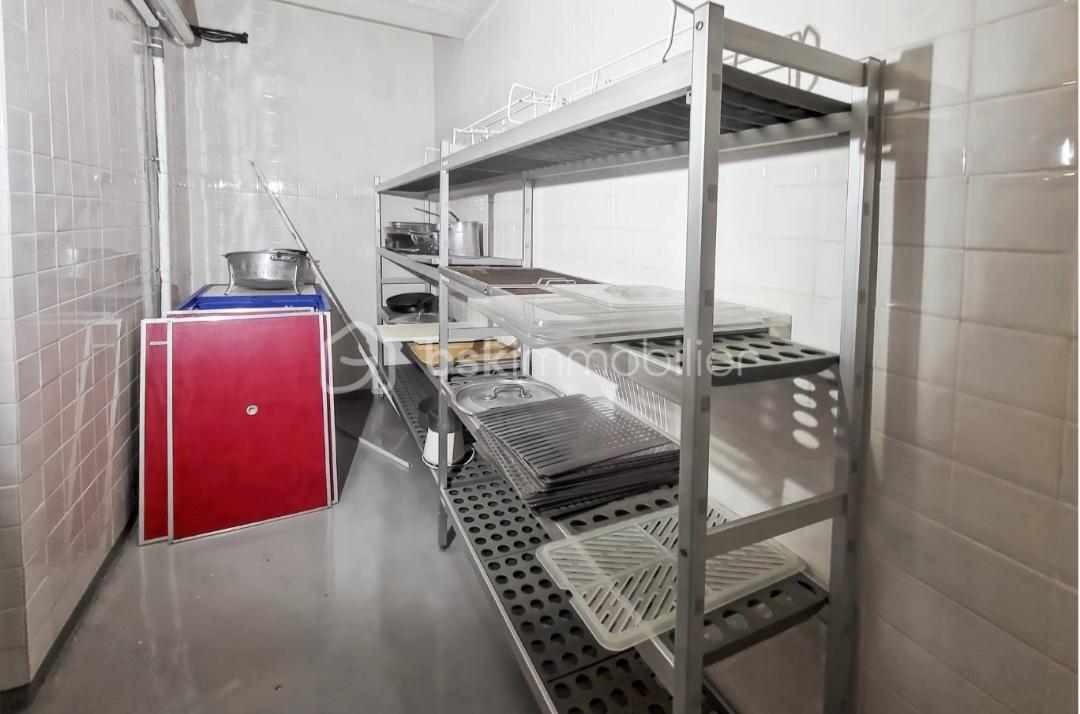 Local commercial de 179 m² - Screenshot_20250615_164635_ProperShot.jpg