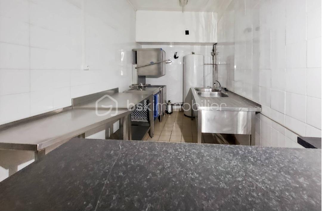 Local commercial de 179 m² - Screenshot_20250615_164900_ProperShot.jpg