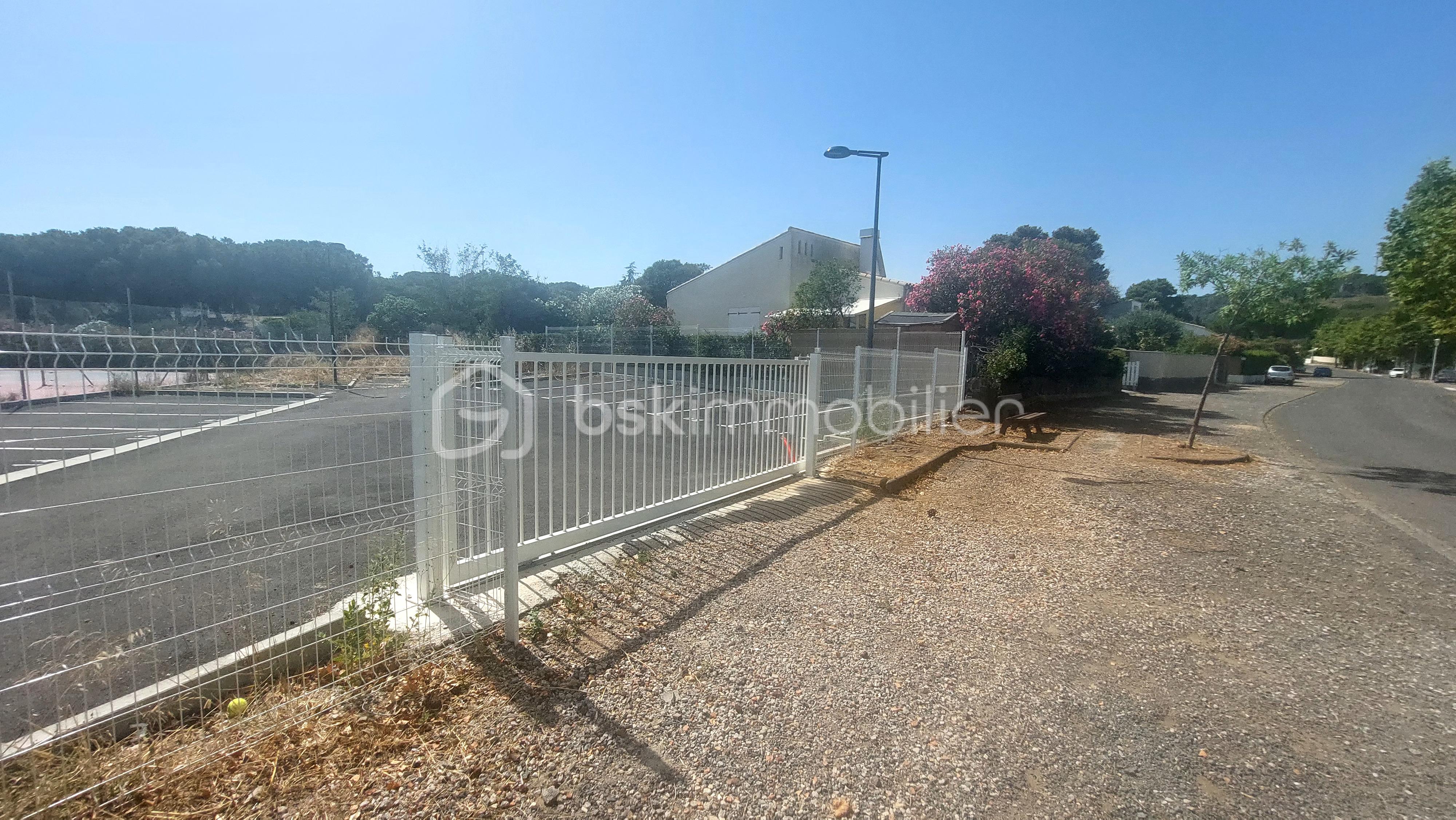 parking extérieur.jpg