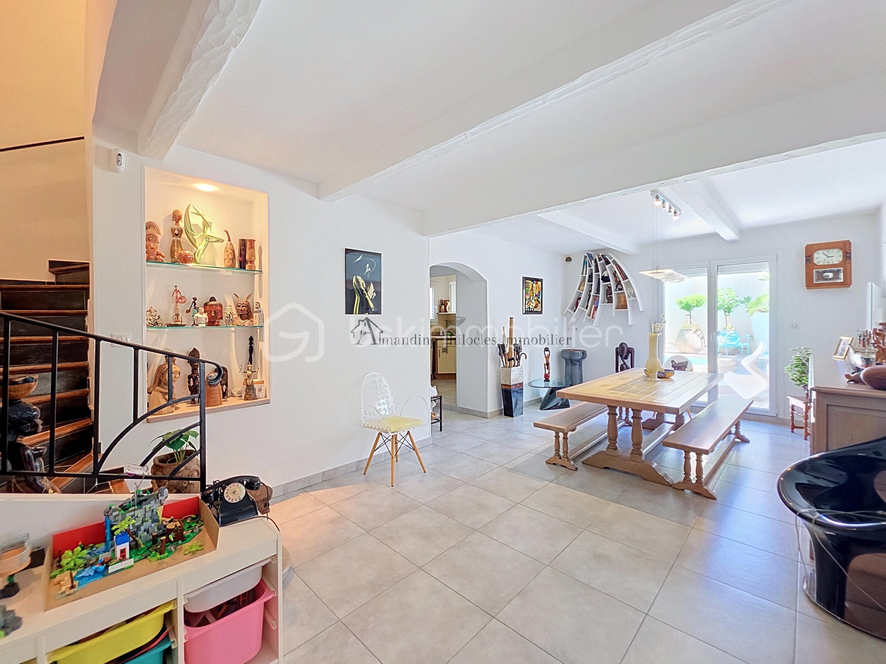 Maison 6 pièces 153 m² · à Six-Fours-les-Plages · 152,8 m² · 590 000 €
