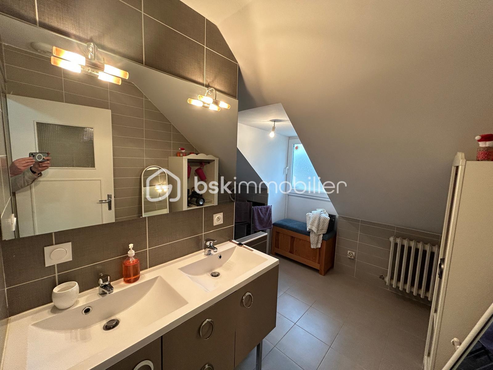 Maison de 135 m² - Photos 7 Bazouges.jpg