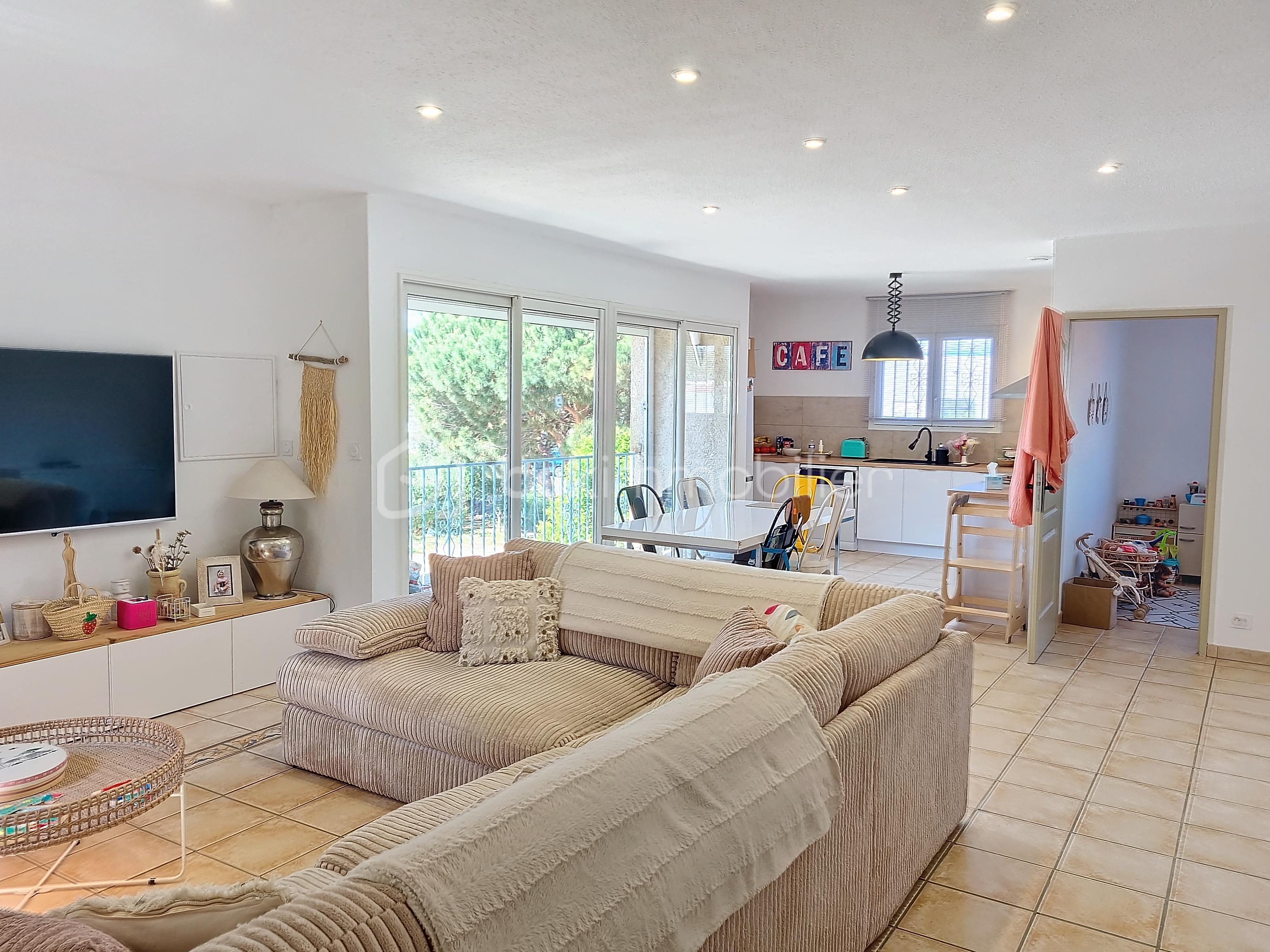 Maison de 232 m² - aYVNsVk9RMEUtMjAyNDA1MjMwNzUzNDk_20240523102911_56014_b649f19.jpg