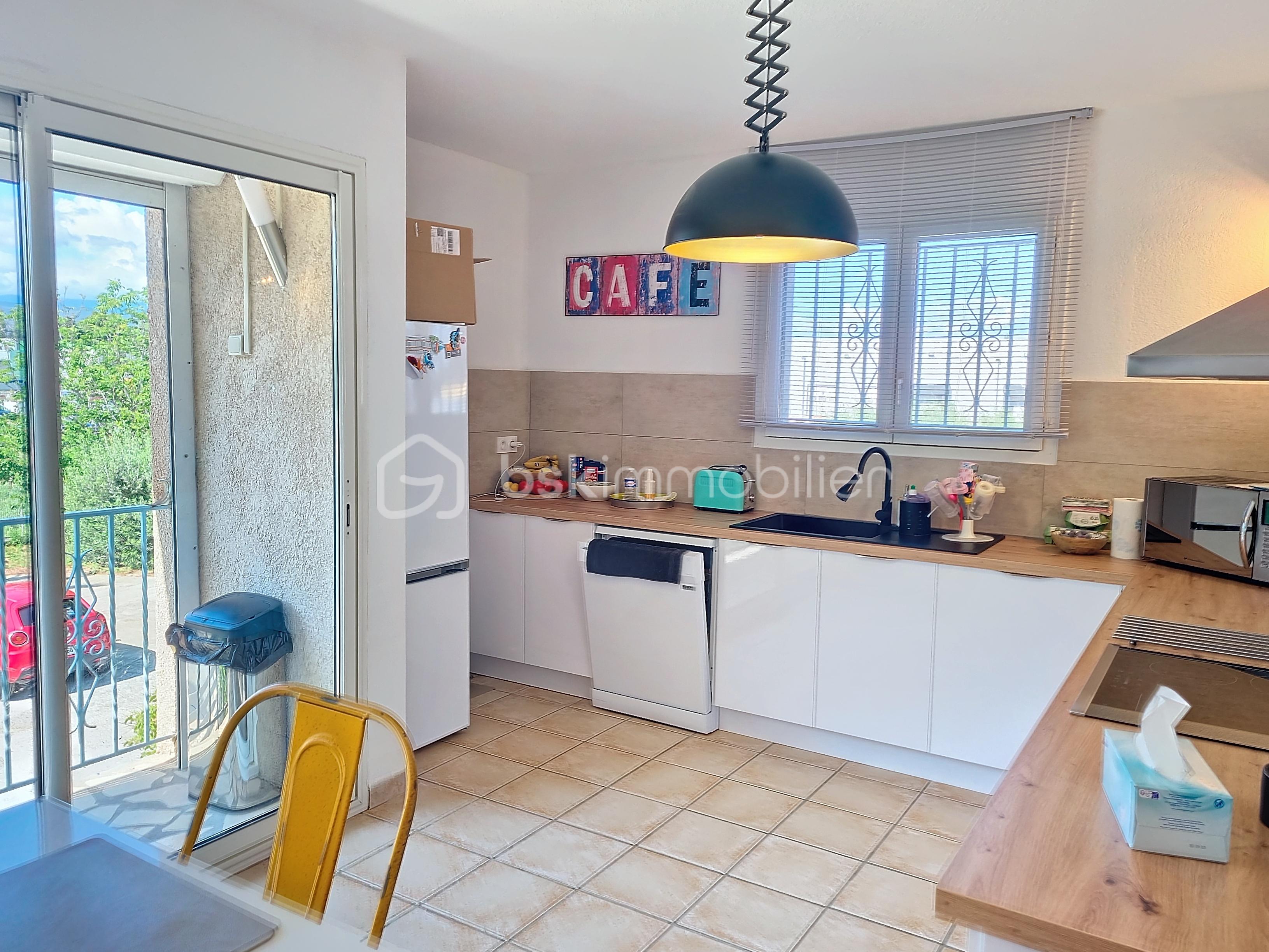 Maison de 232 m² - aYVNsVk9RMEUtMjAyNDA1MjMwNzUzNDk_20240523102951_95882_4982a0f.jpg