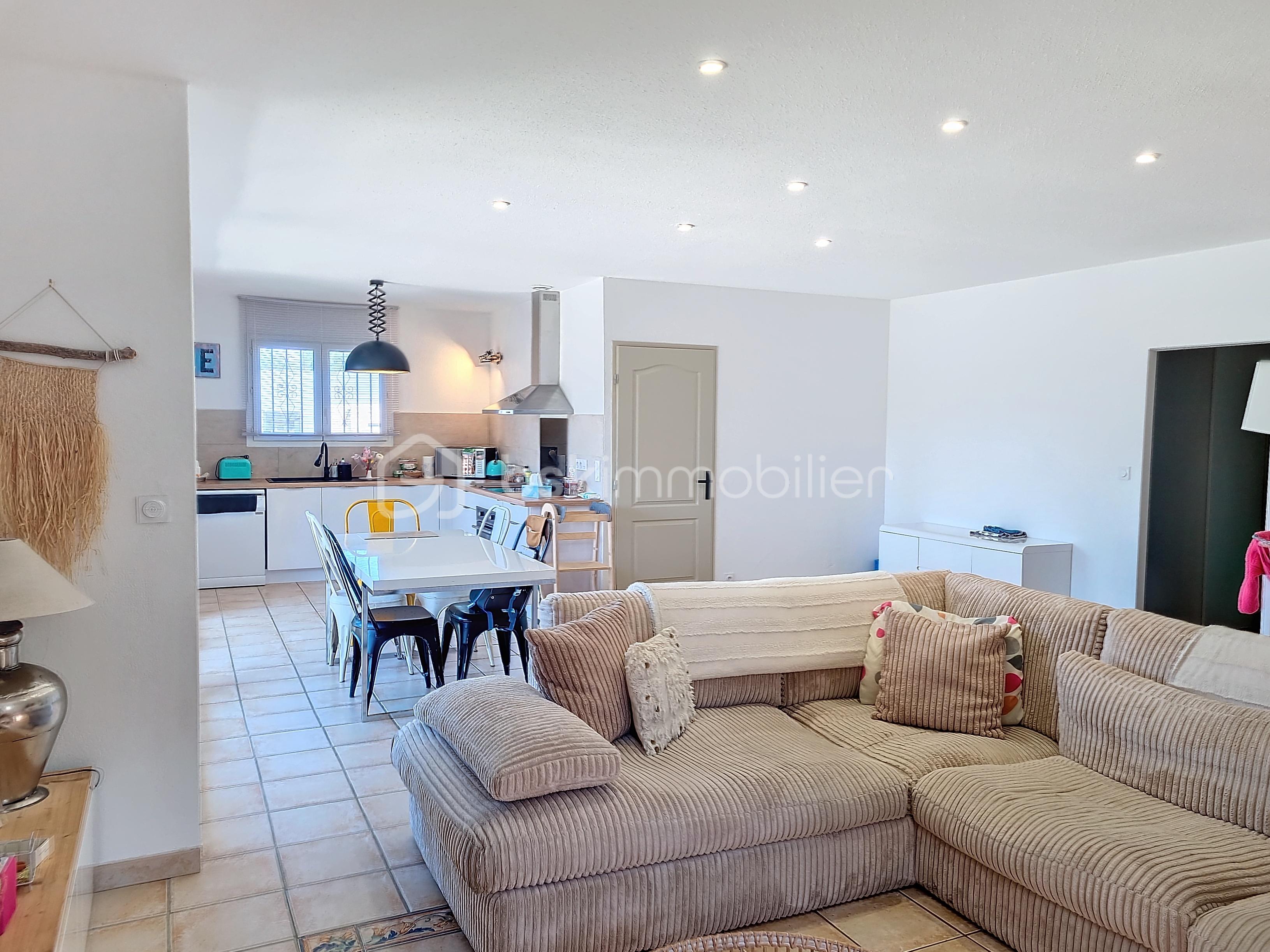 Maison de 232 m² - aYVNsVk9RMEUtMjAyNDA1MjMwNzUzNDk_20240523103046_51284_539c105.jpg