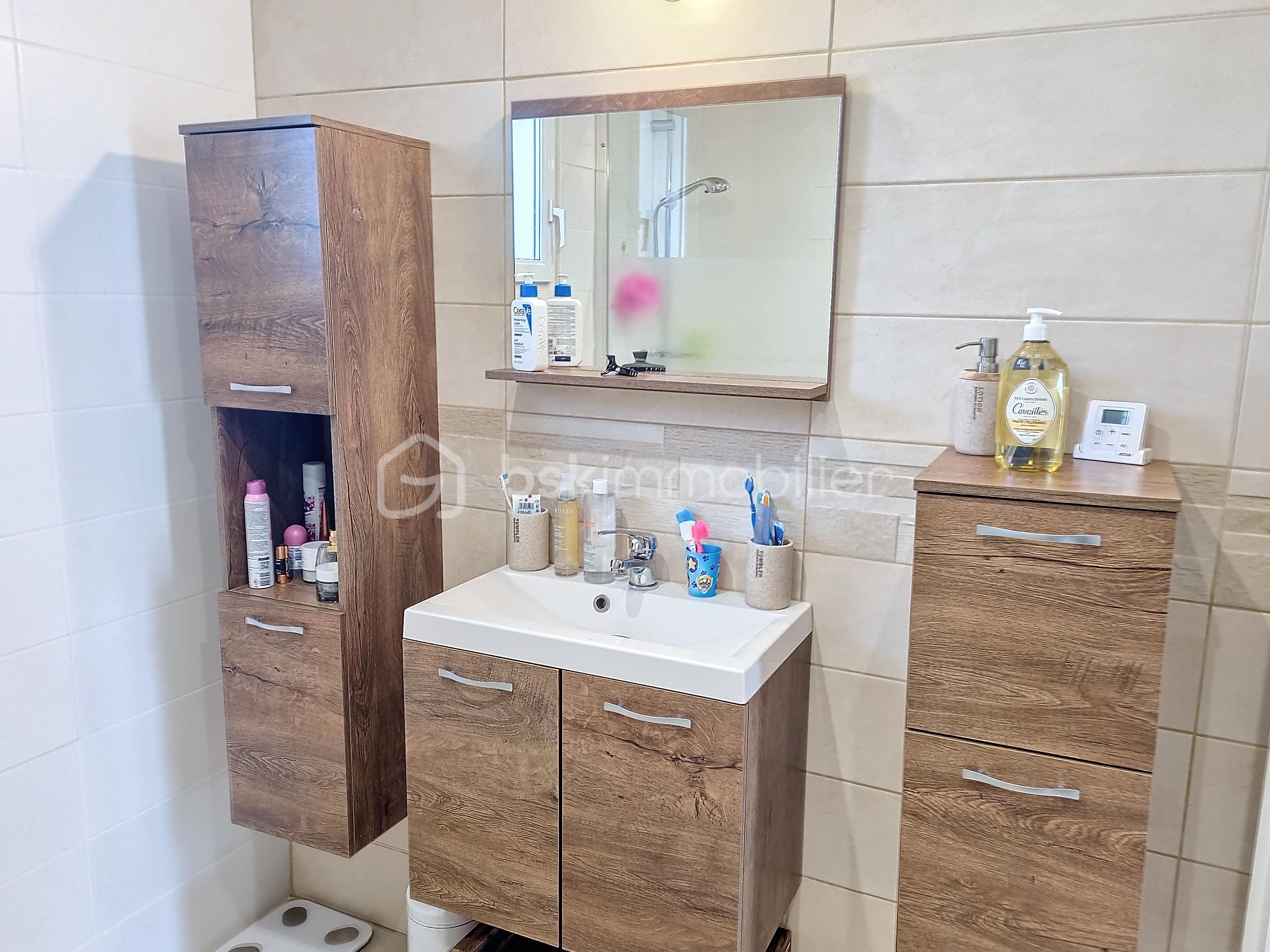 Maison de 232 m² - aYVNsVk9RMEUtMjAyNDA1MjMwNzUzNDk_20240523103513_17473_3489be3.jpg