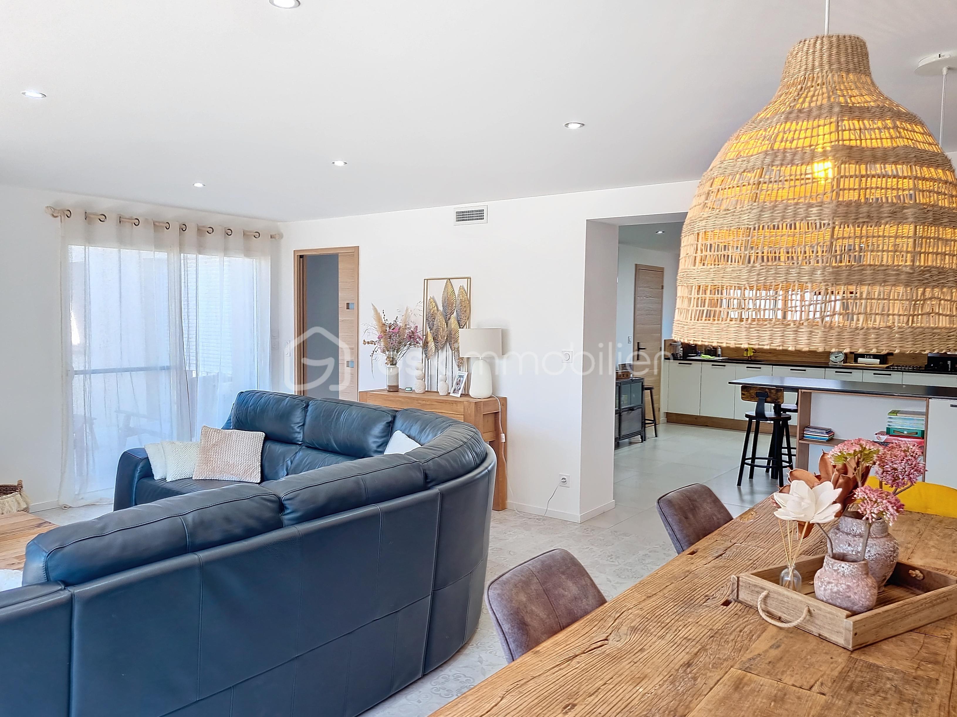 Maison de 232 m² - aYVNsVk9RMEUtMjAyNDA1MjMwNzUzNDk_20240523104214_38627_c24d5a2.jpg