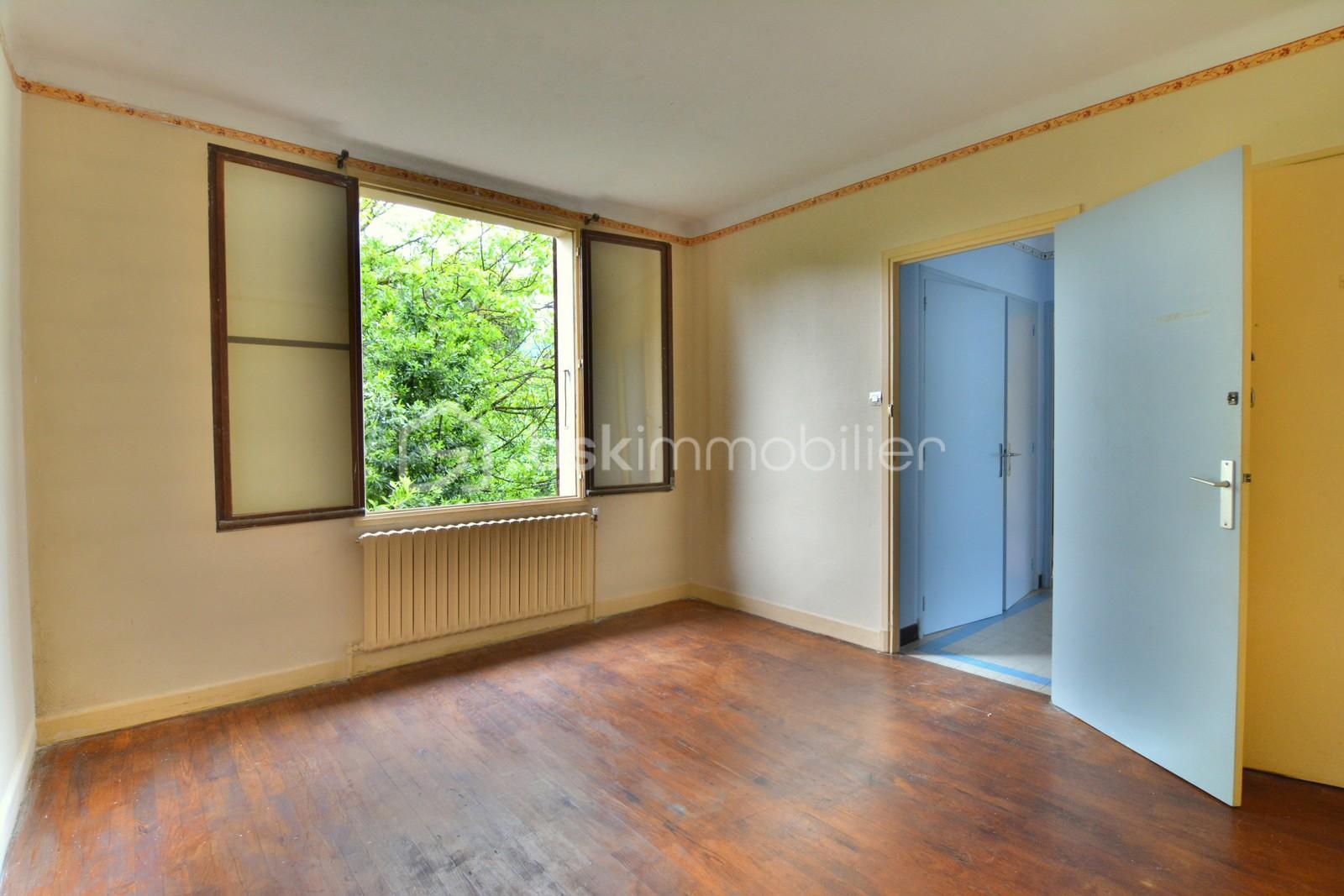 Chambre 1 (3).JPG