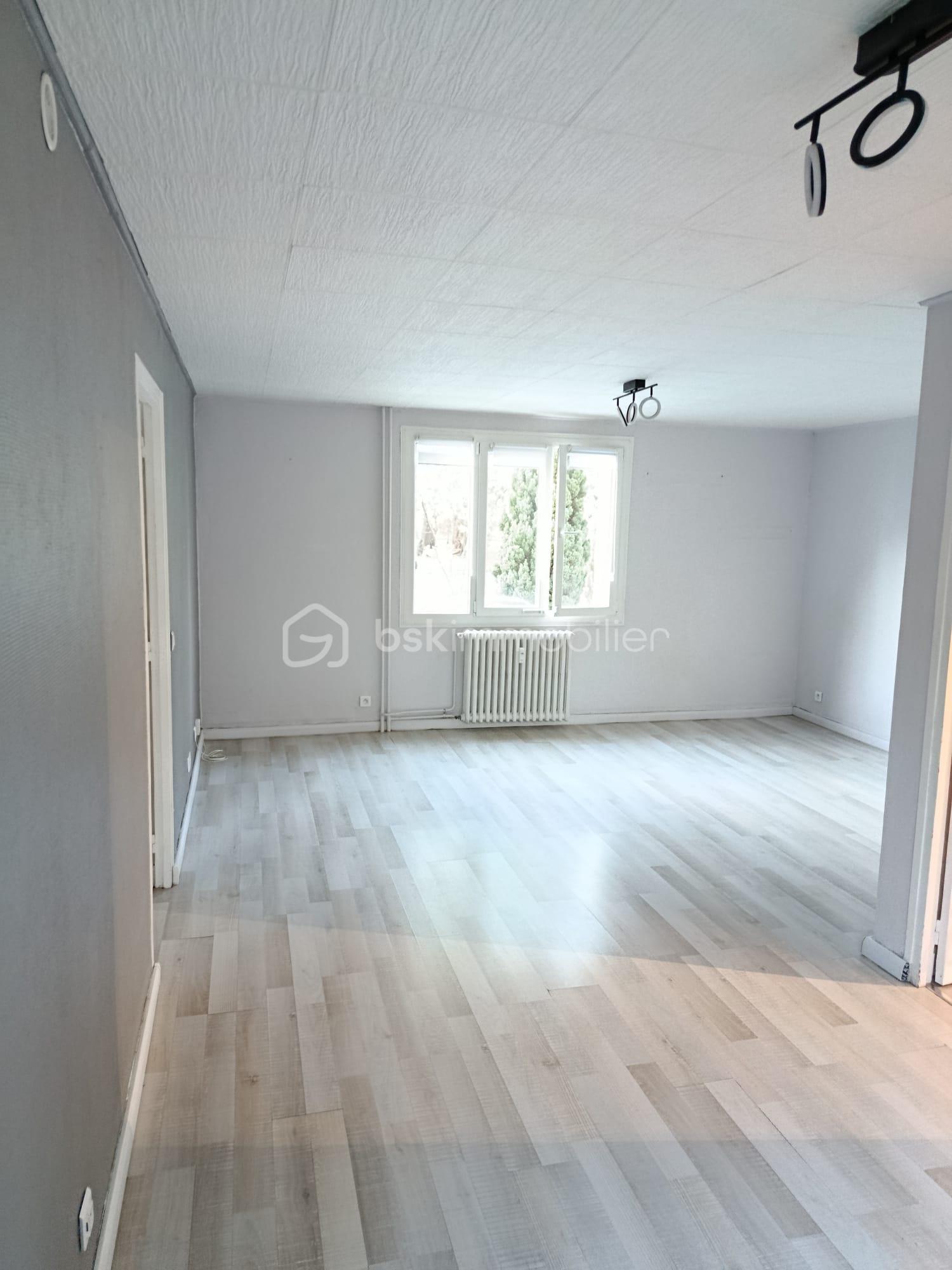Appartement 3 pièces 70 m² · à La Celle-Saint-Cloud · 69,5 m² · 220 000 €