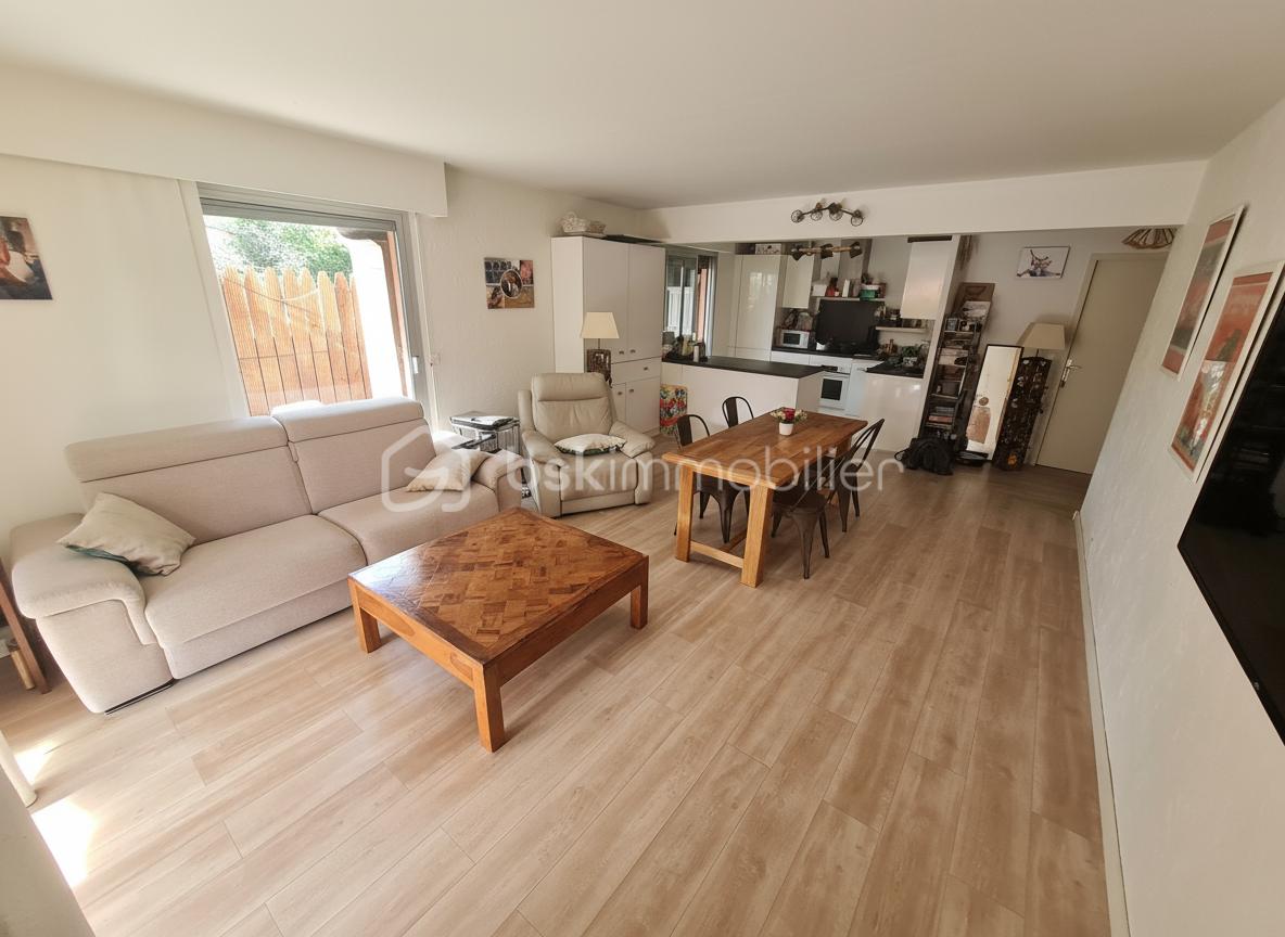 Appartement de 76,08 m² - Photo sejour 4.jpg