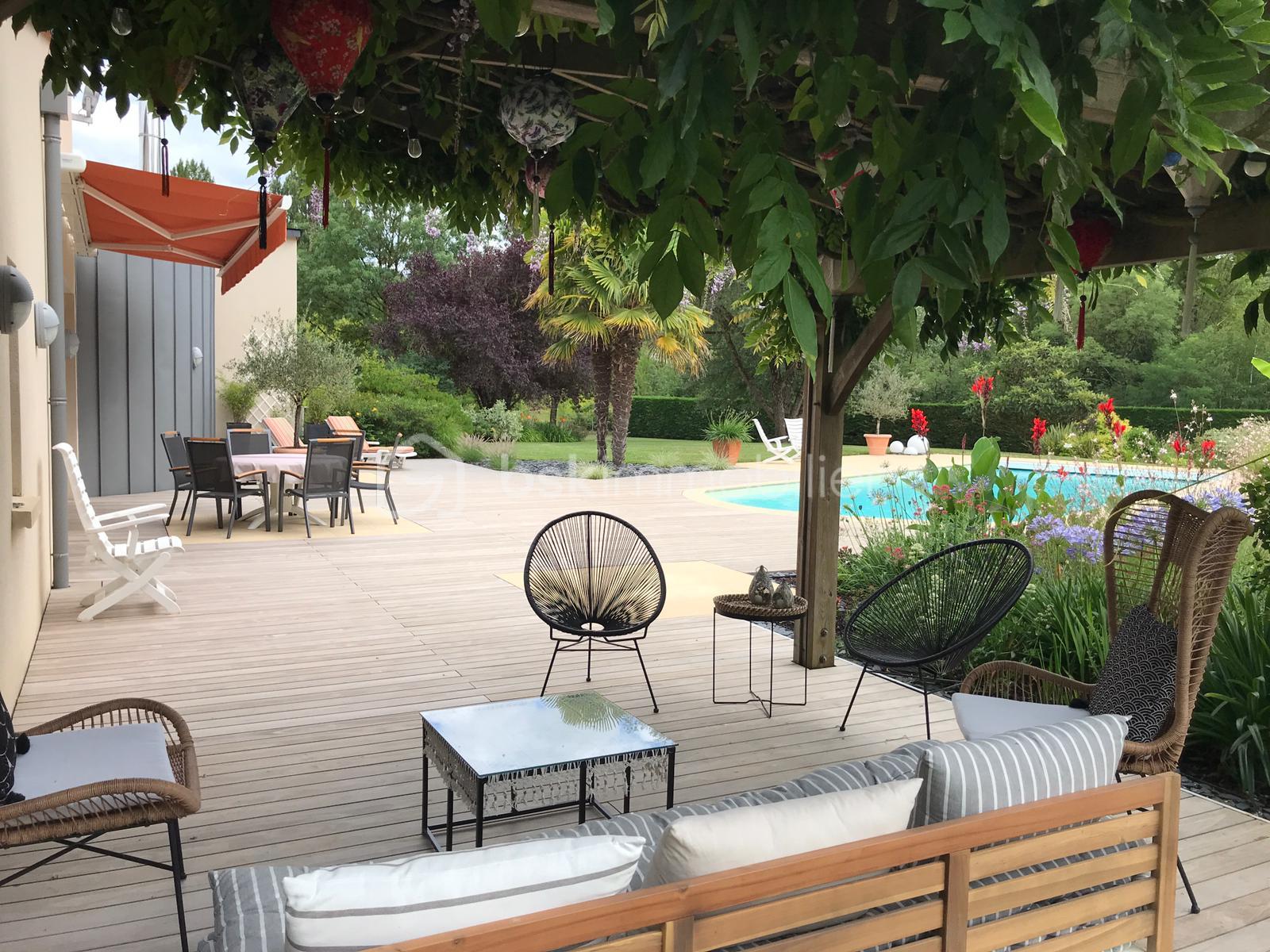Maison 7 pièces 233 m² · à Bauge-en-Anjou · 233 m² · 619 000 €