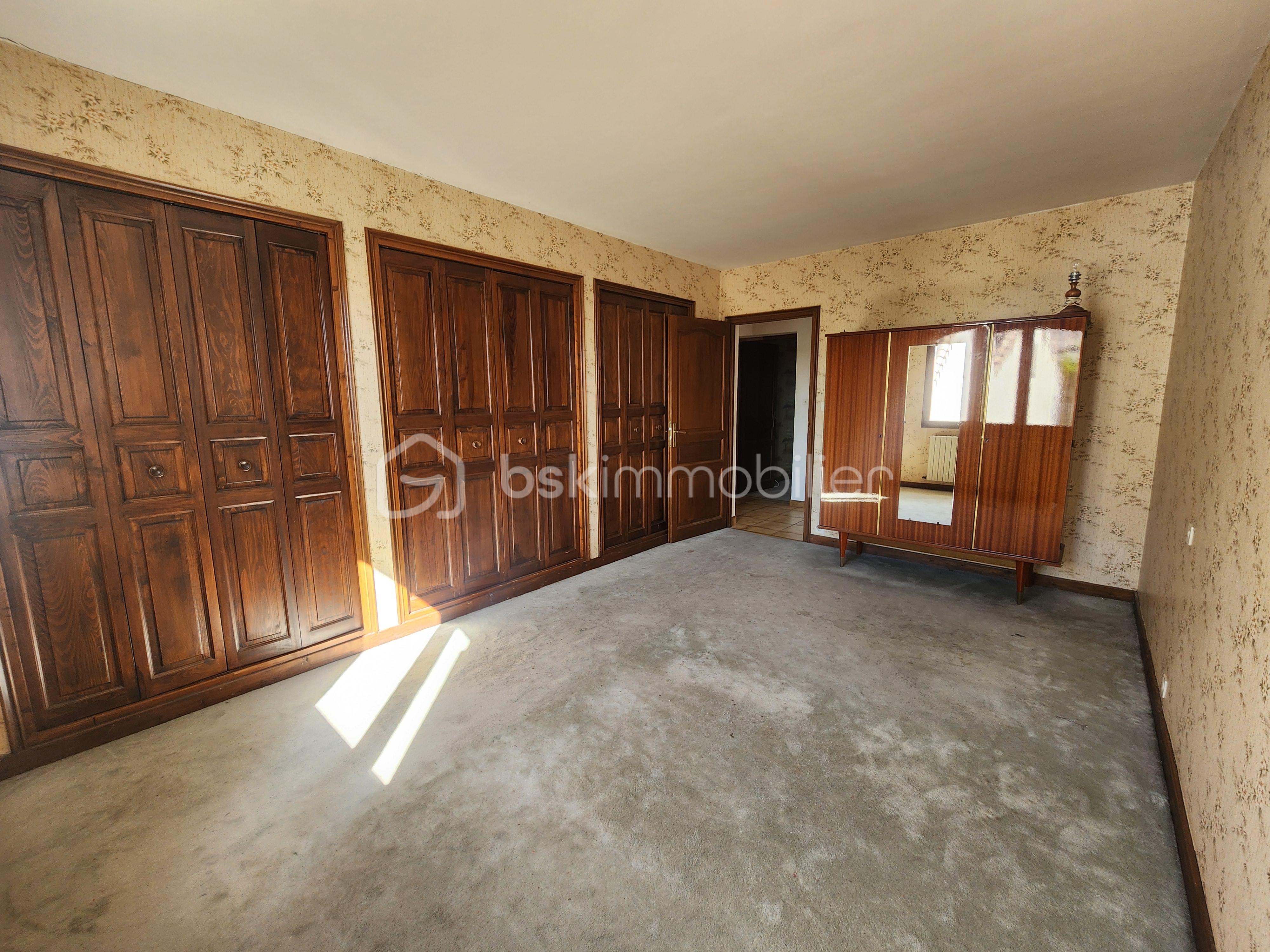 Propriete de 270 m² - Etage chambre 1.jpg