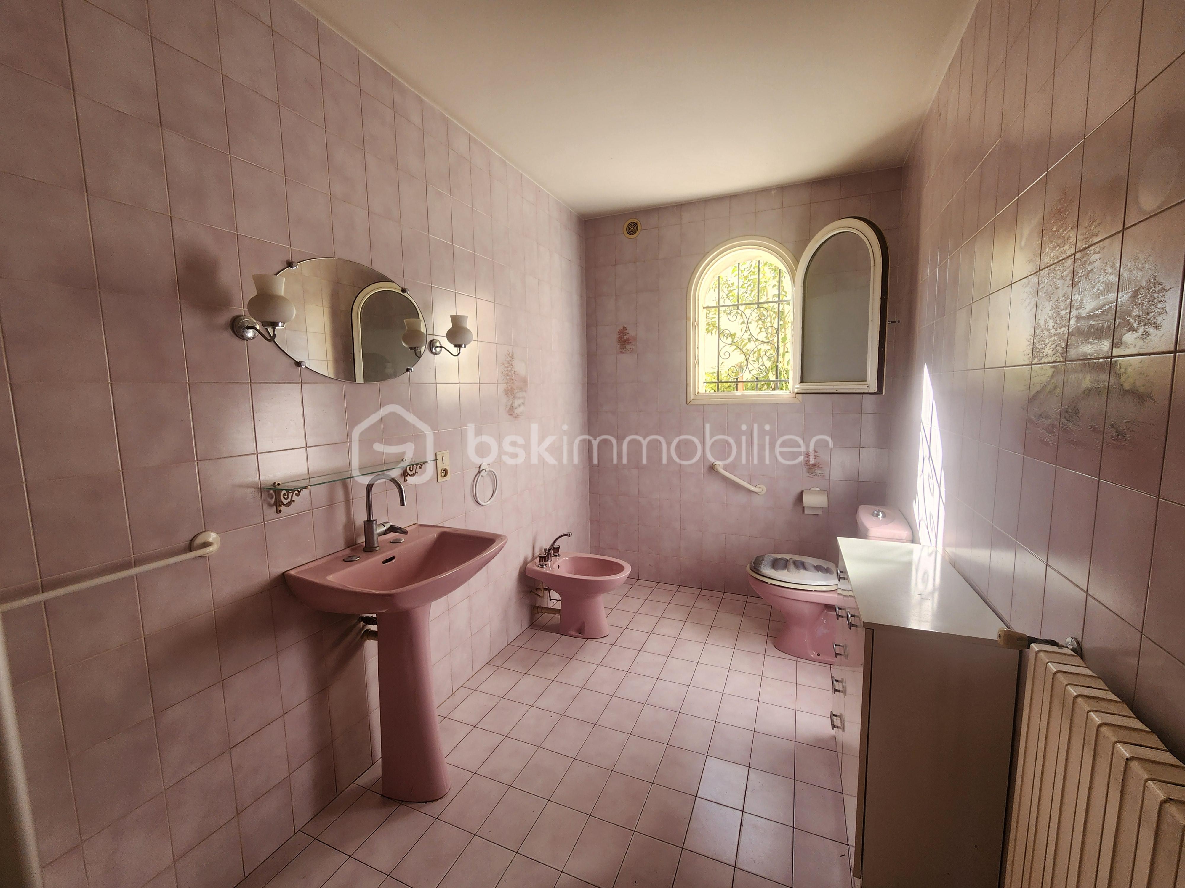 Propriete de 270 m² - SDB RDC.jpg