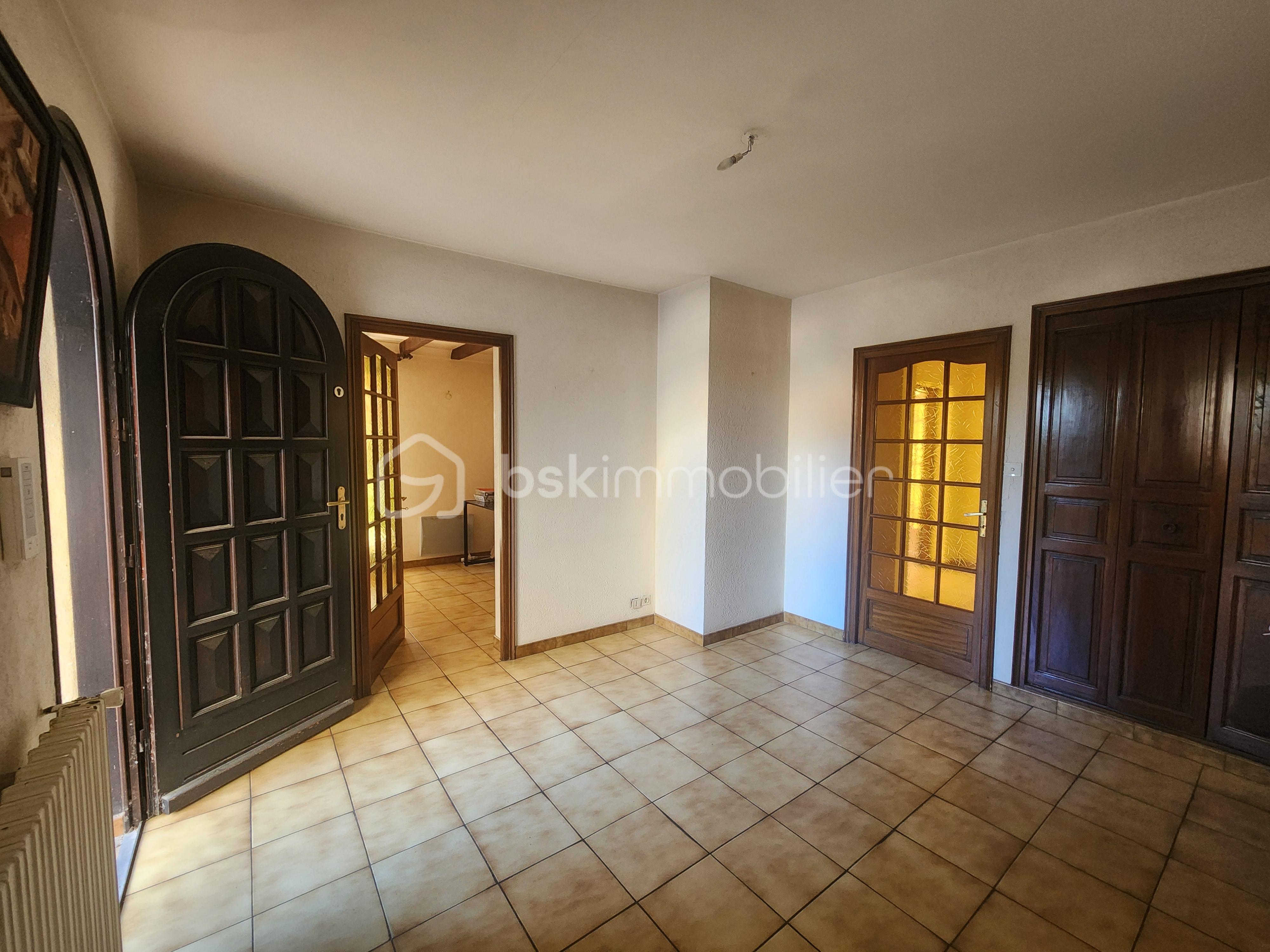 Propriete de 270 m² - Entrée Hall vue porte.jpg