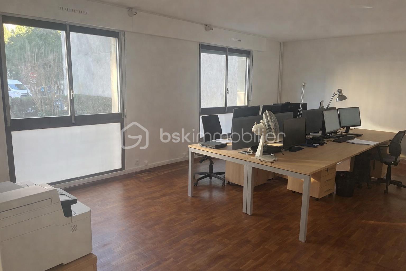 Local commercial de 180 m²