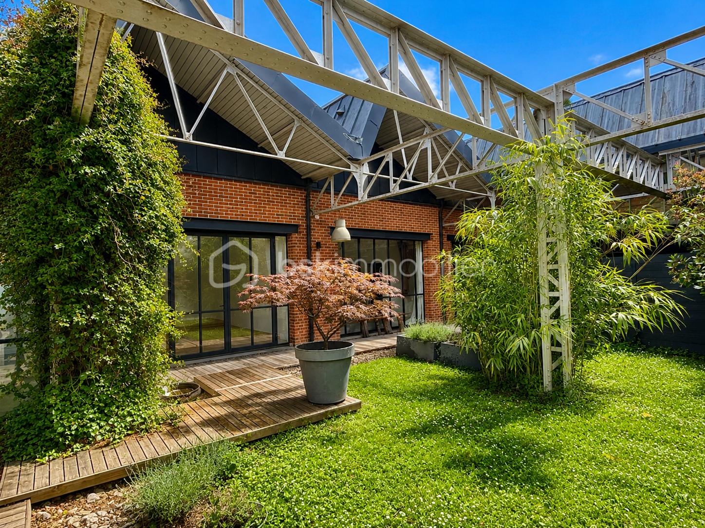 Maison 8 pièces 500 m² · à Amiens · 500 m² · 1 625 000 €
