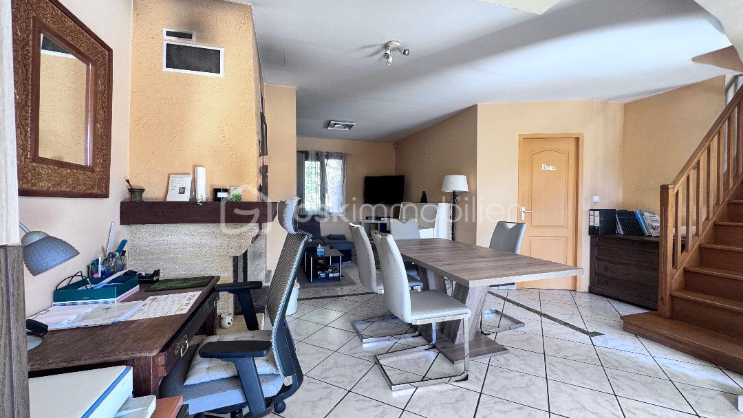 Maison provencale de 119 m² - Salon 2.jpeg