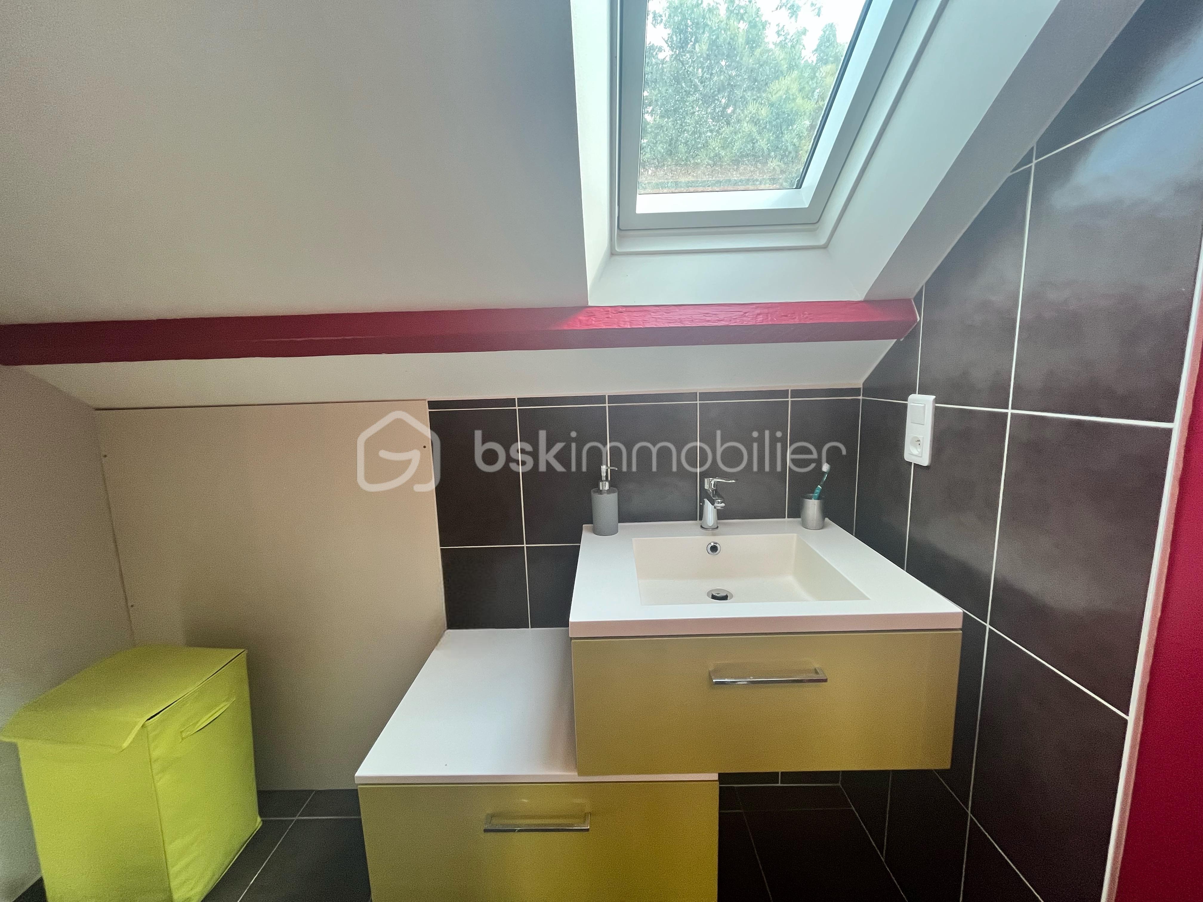 Maison traditionnelle de 168 m² - snapedit_1758535936981.jpg