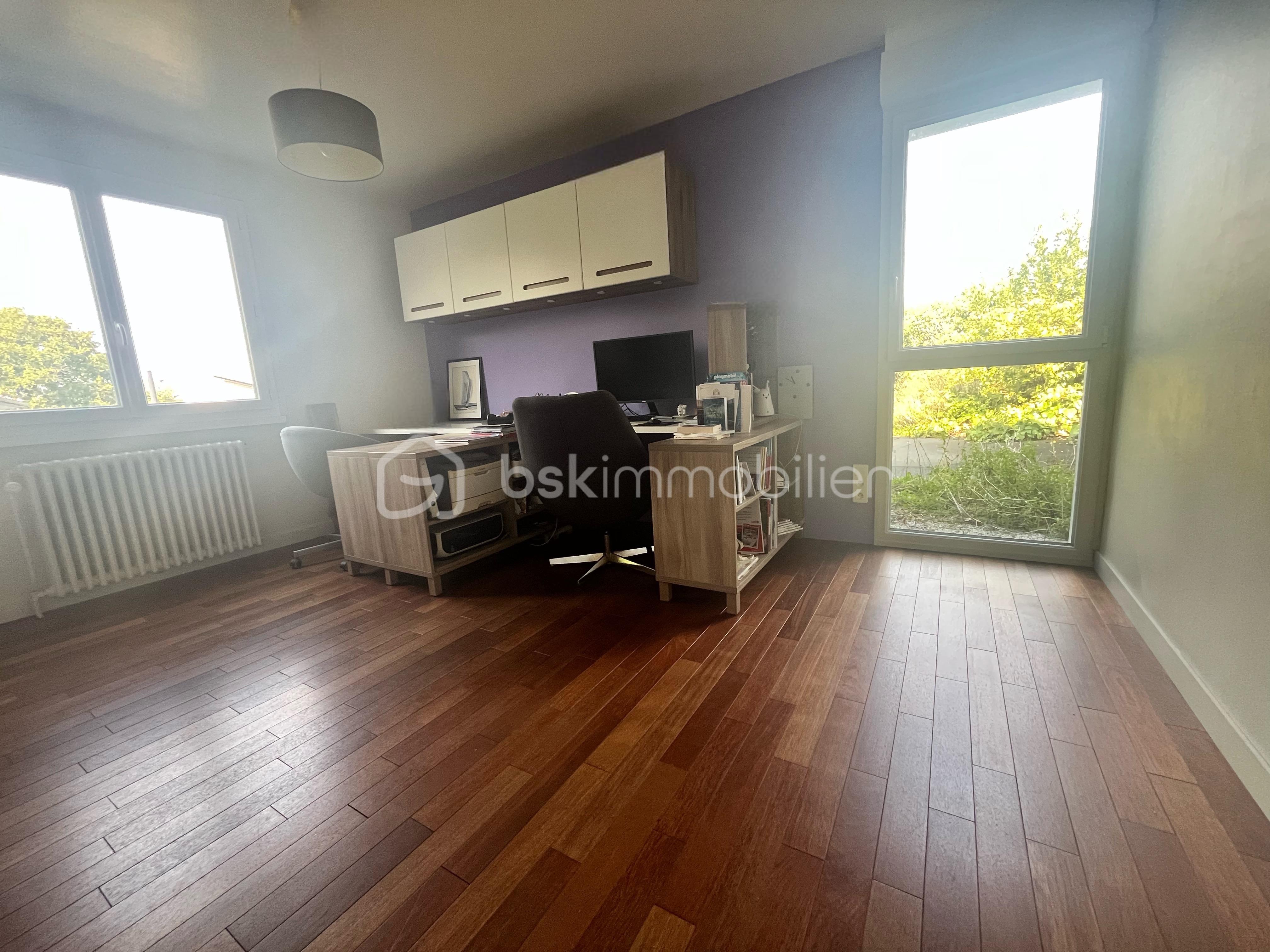 Maison traditionnelle de 168 m² - snapedit_1758534336911.jpg