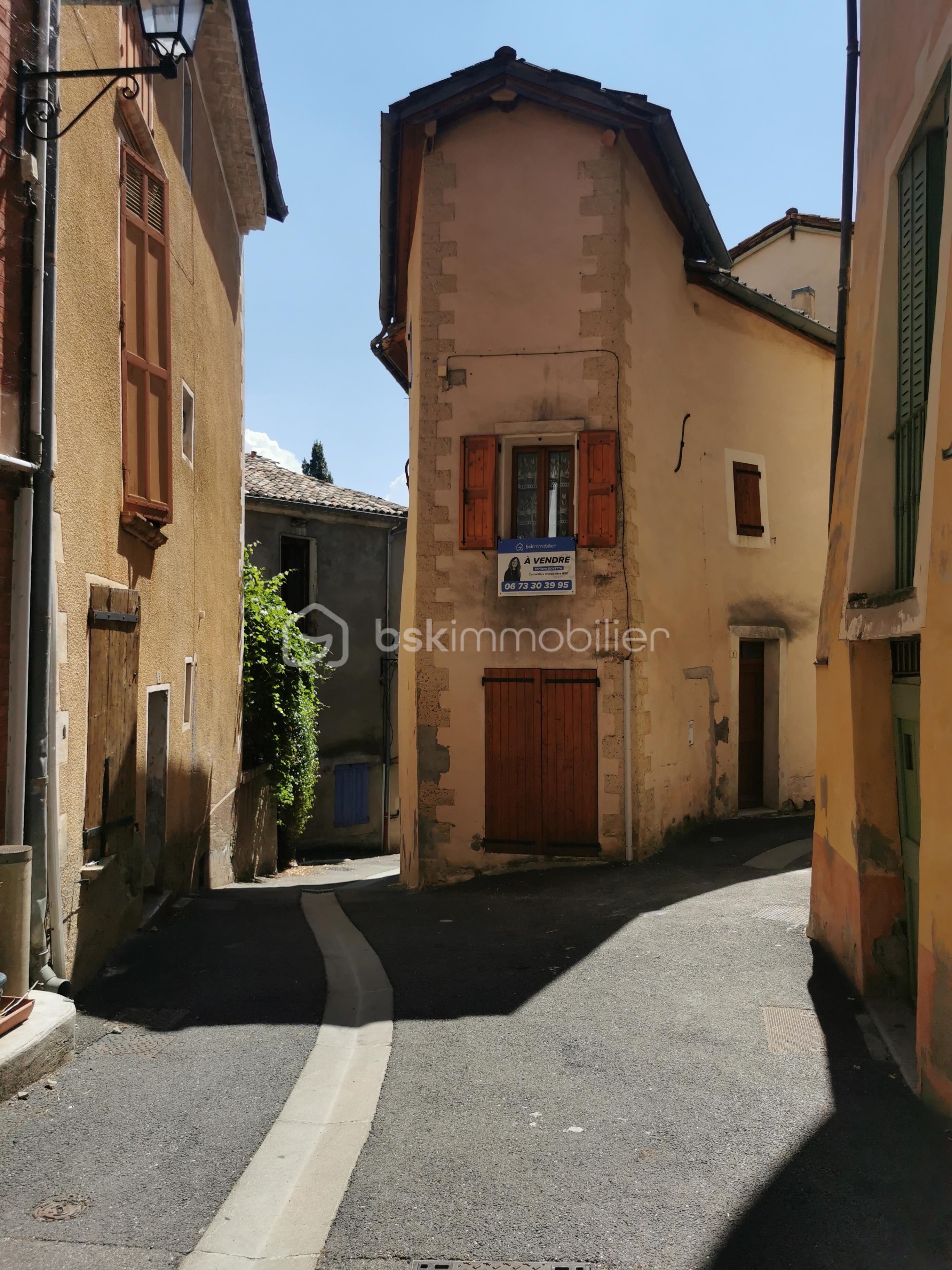 Maison 6 pièces 103 m² · à Thoard · 103 m² · 115 000 €