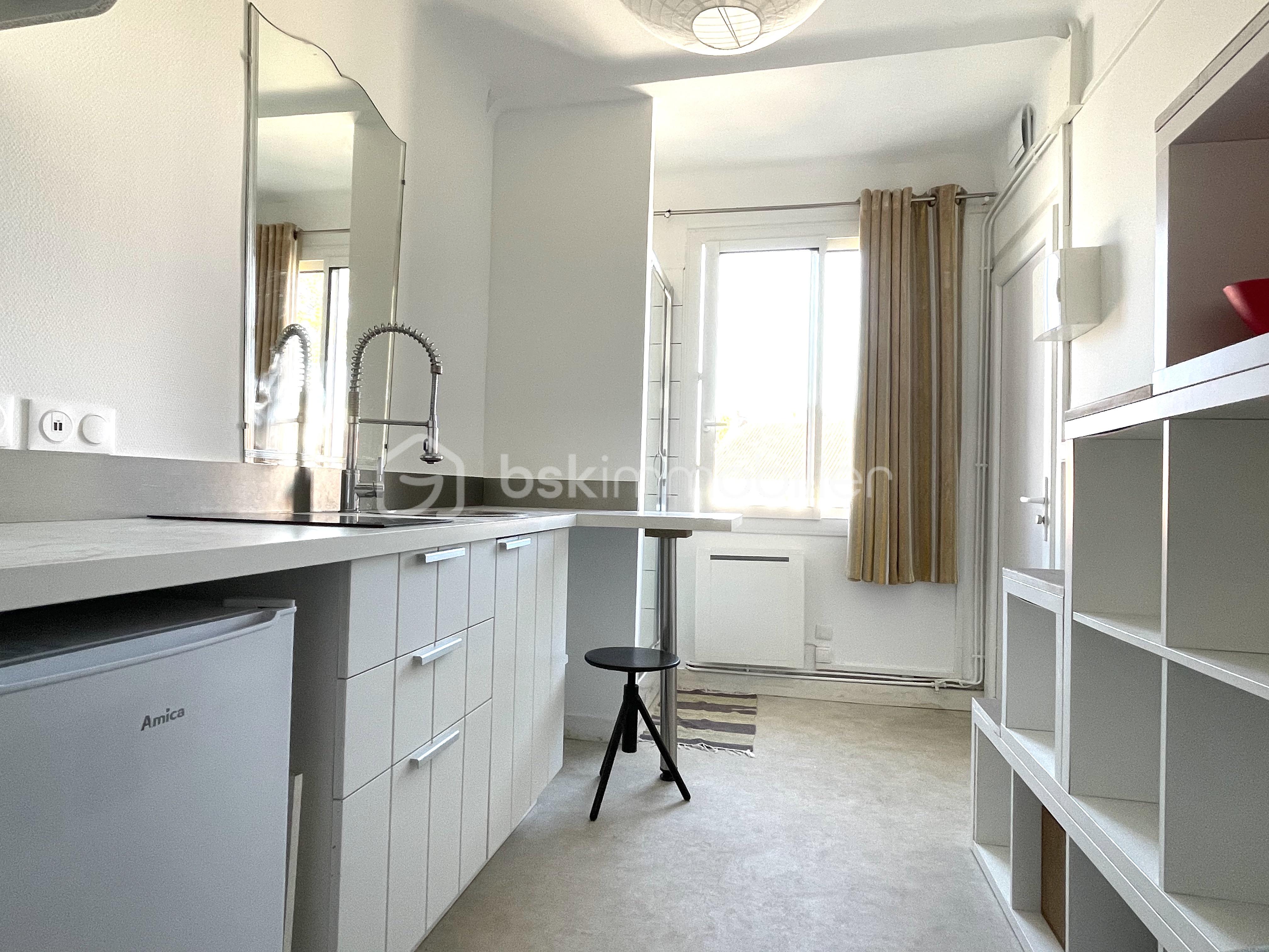 Studette de 11,70 m² - SR FENETRE.jpeg