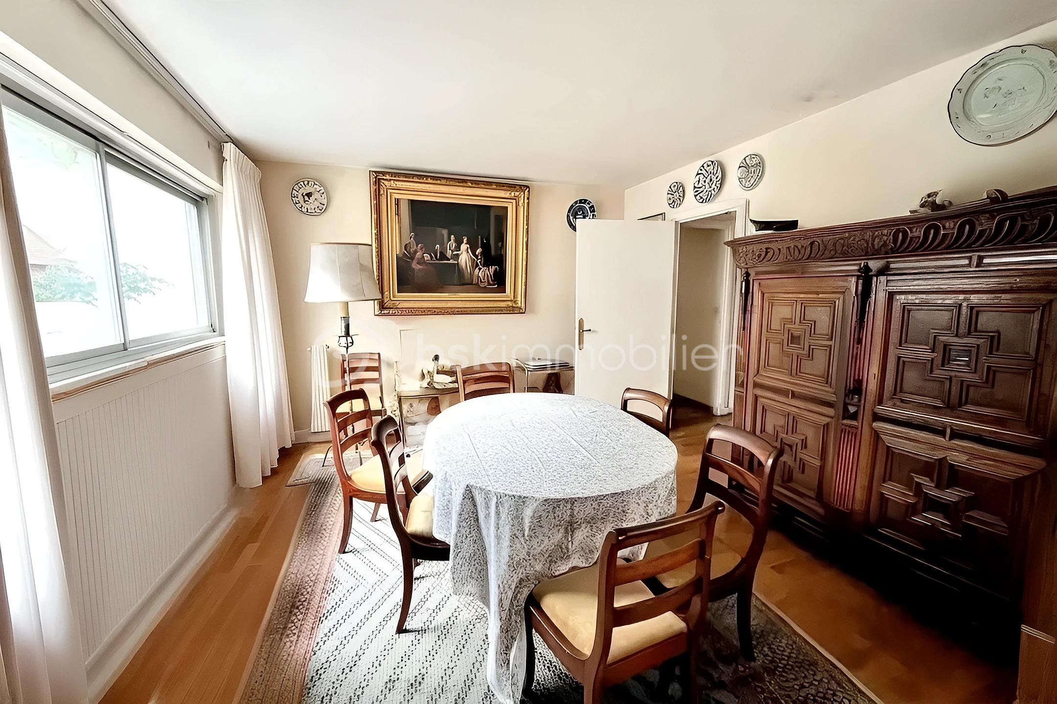 Appartement de 132,32 m² - hoqi-f15d5bb6a48b4d63a43bd92b6f8cebd4.jpg