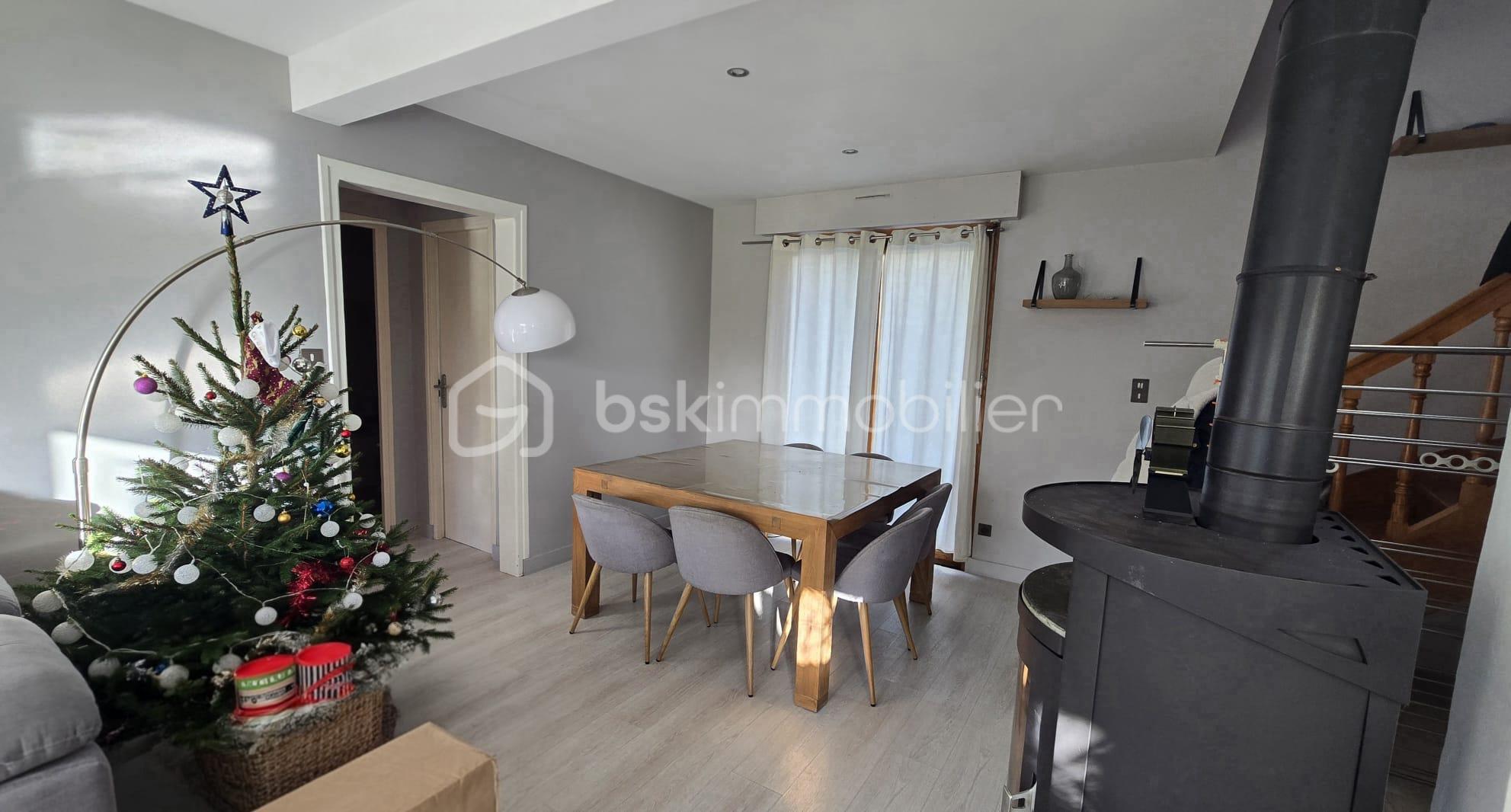 Maison de 128 m² - salle.jpeg