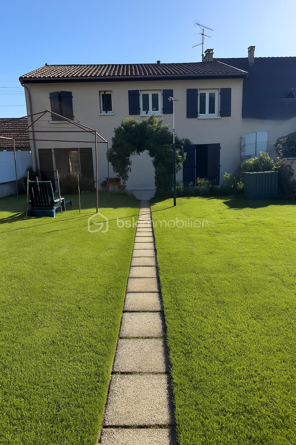Maison de ville de 80 m² - thumbnail_7EEBB989-F655-4ADF-9A49-0965B1A28C9E.png