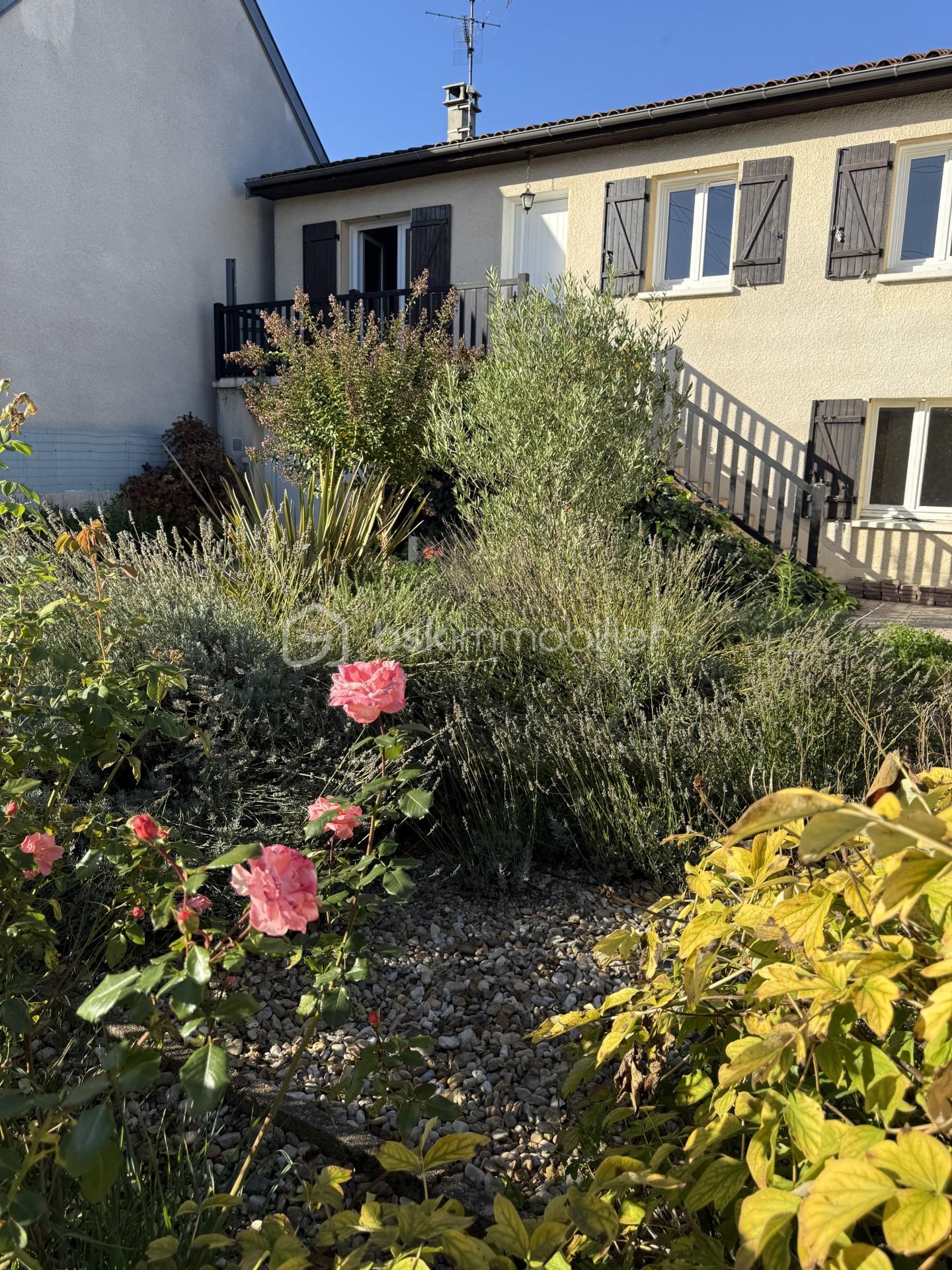 Maison de ville de 80 m² - c04b7269-61bd-40d0-9353-54f760d1fc5b.jpg