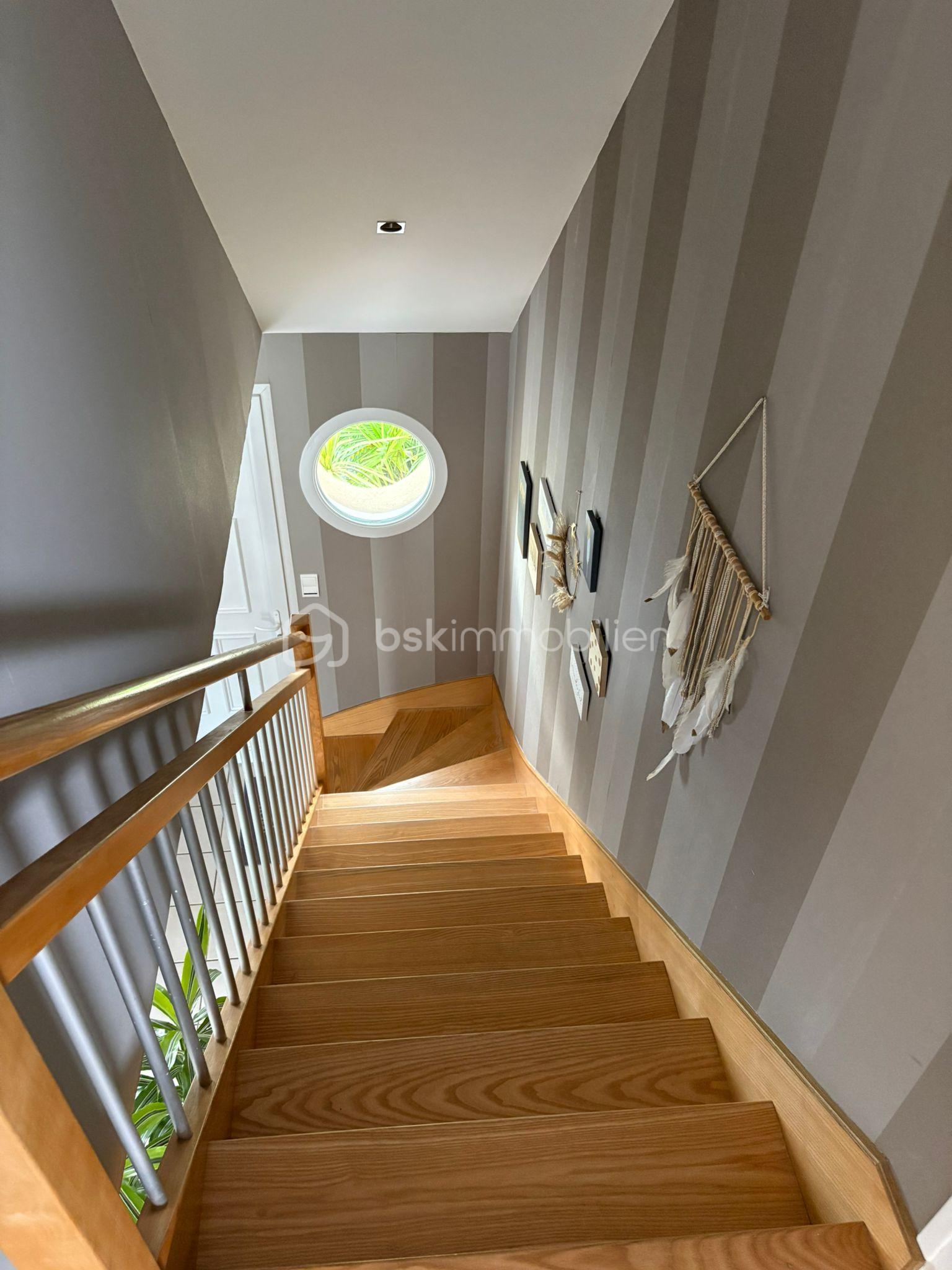 Maison de 110 m² - ESCALIER.jpeg