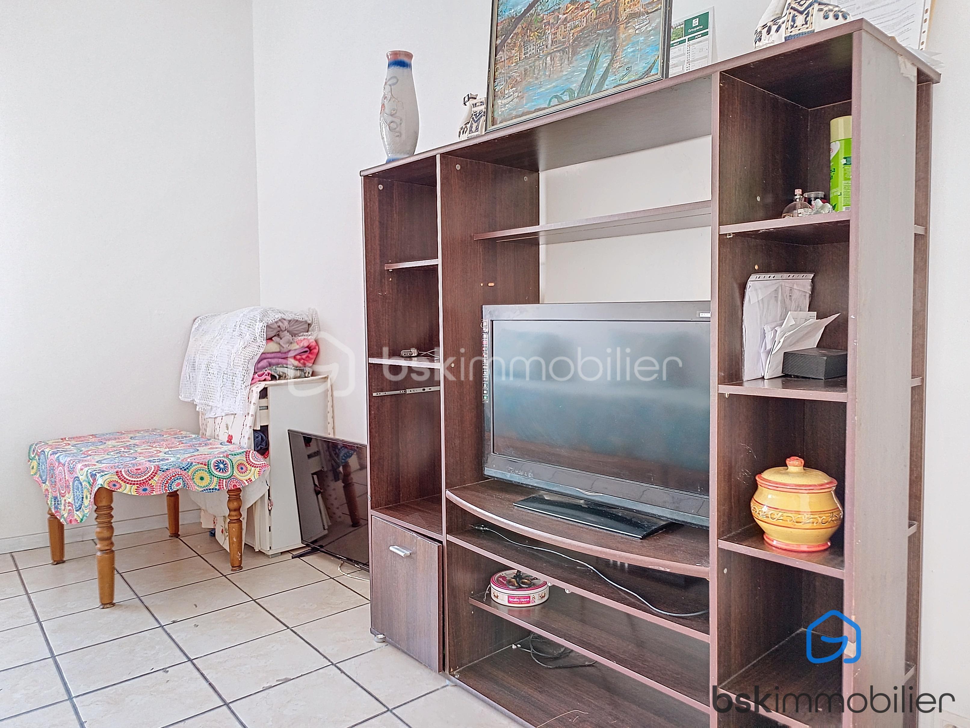 Appartement de 30,02 m² - aYVpXeHVaUS0yMDI0MDUxNzE3MjYwNA_20240517172654_17136_0f03727.jpg
