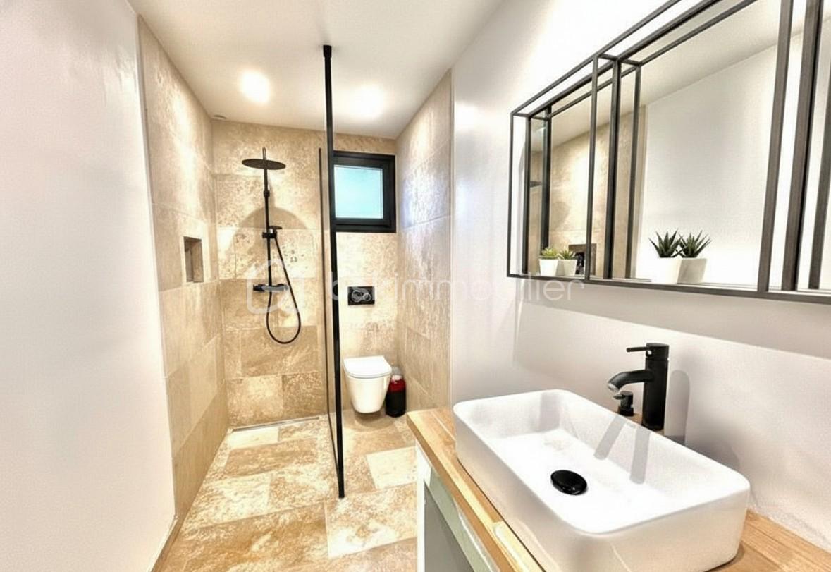 Appartement de 80,76 m² - salle d'eau .jpg