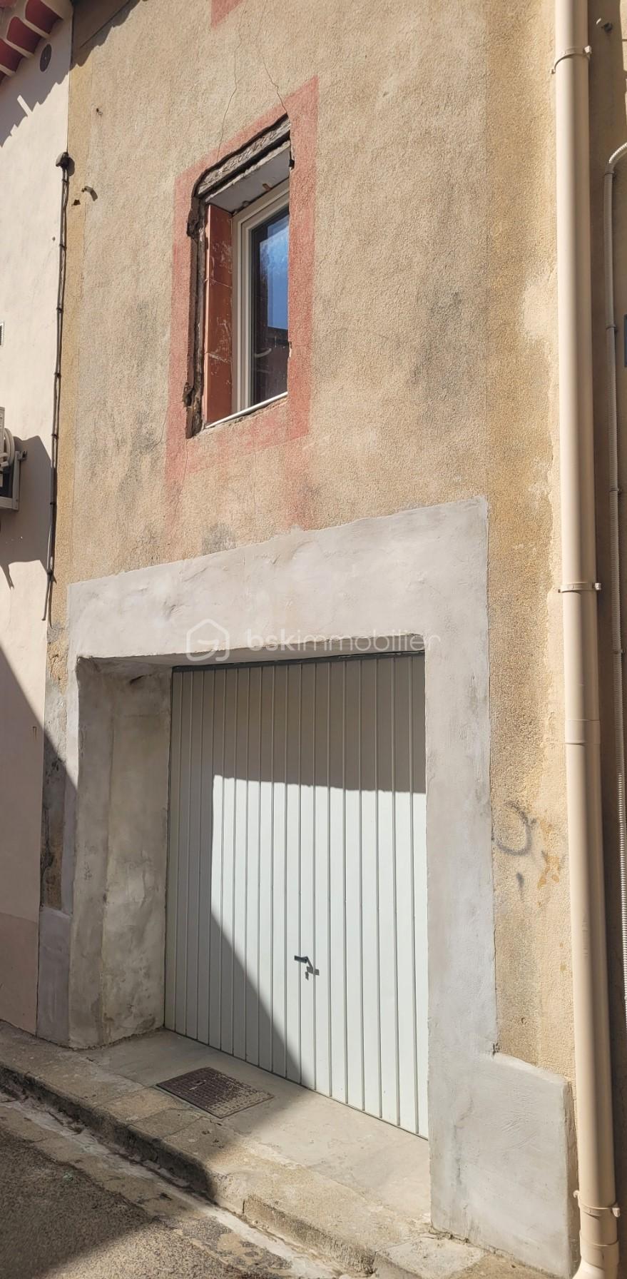 FACADE1.jpg