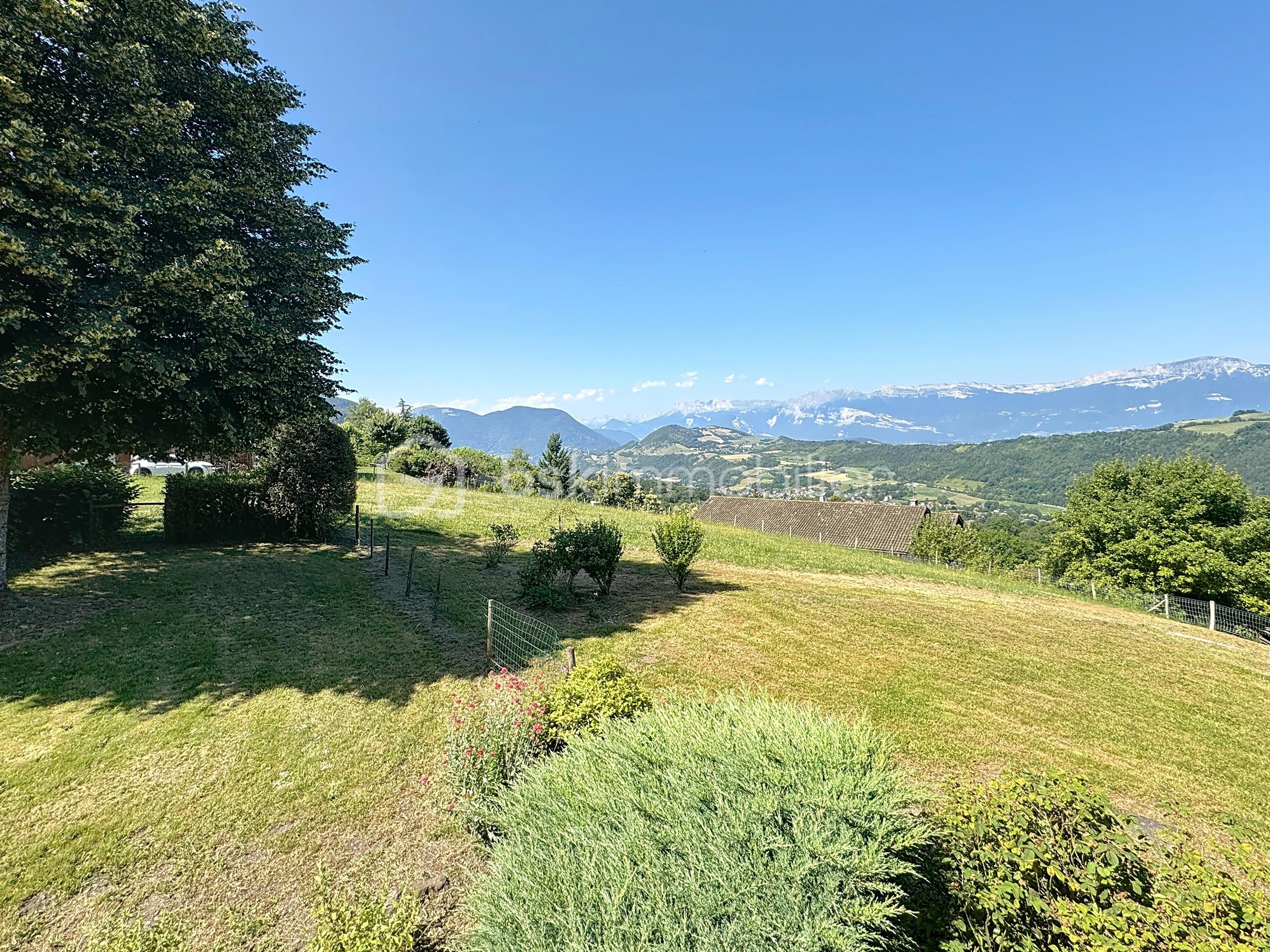 Maison de 90 m² - terrain.jpeg