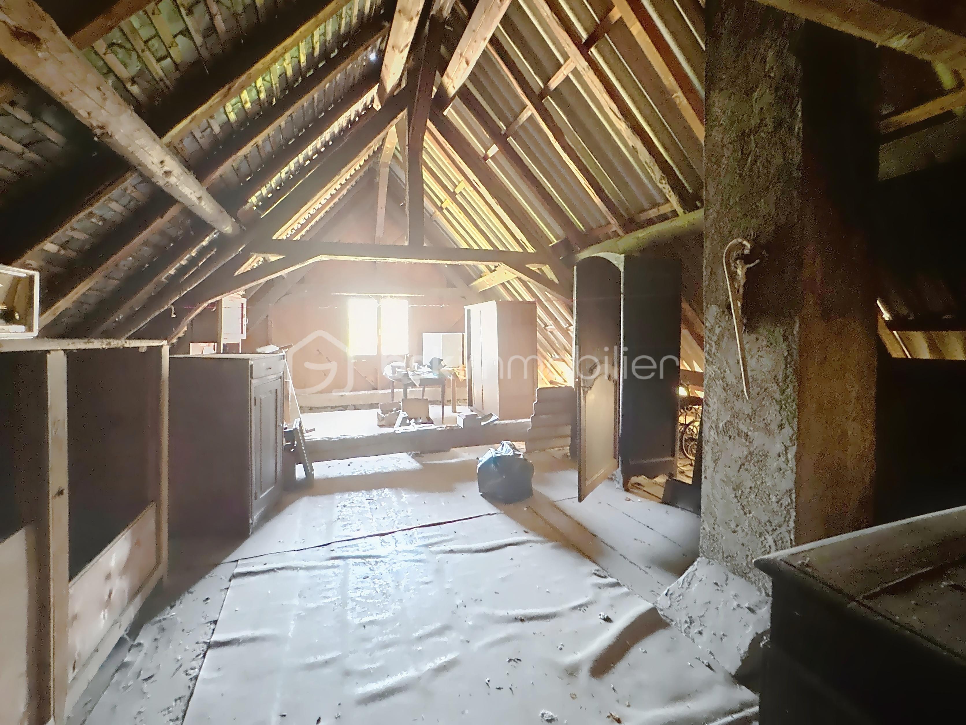 Maison de 90 m² - grenier.jpeg