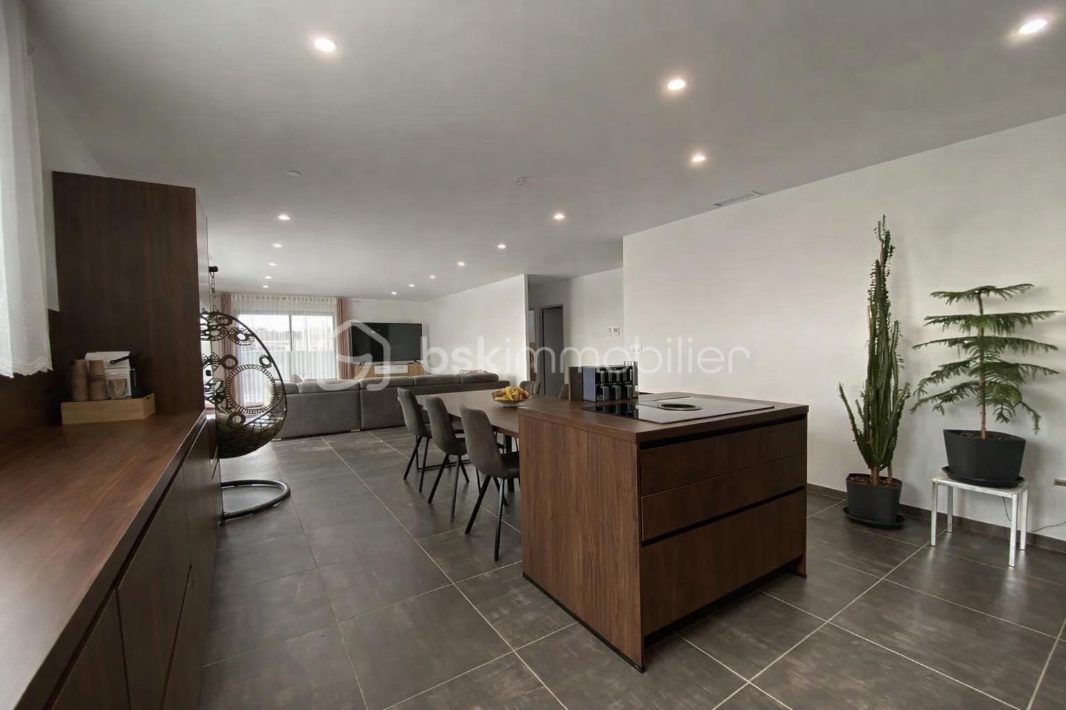 Maison de 127 m² - 7E3F2E01-4A35-41F4-ADCE-A9A1CE9E3923.png