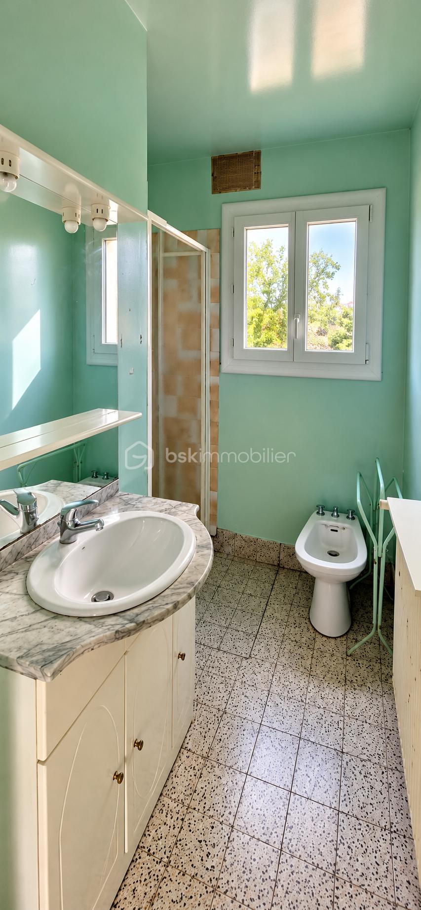 Salle de bain rétro vert menthe.png