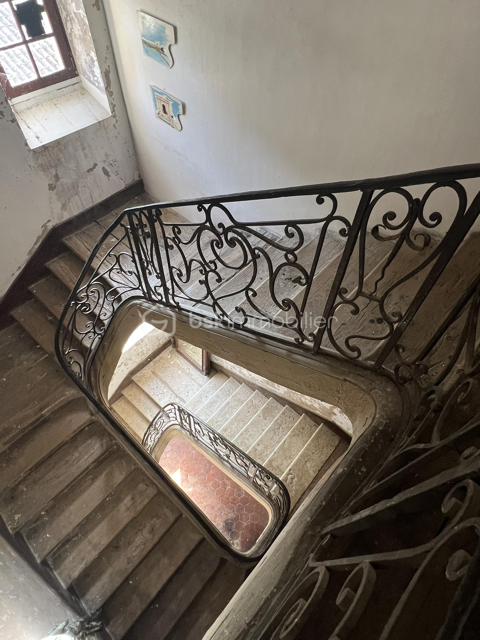 27-LE SINANGE_L'escalier.JPEG